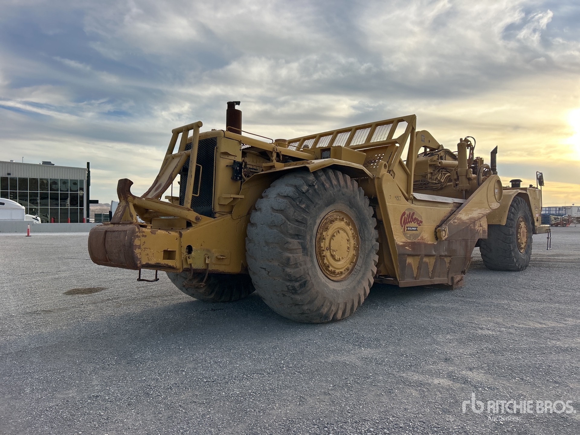 General Appearance with Bild, Ecke hinten rechts