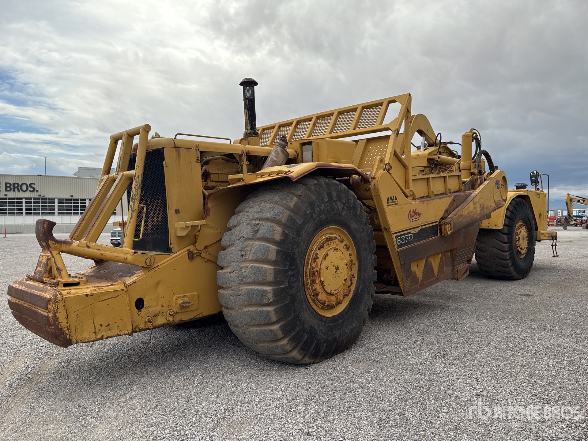 General Appearance with Bild, Ecke hinten rechts