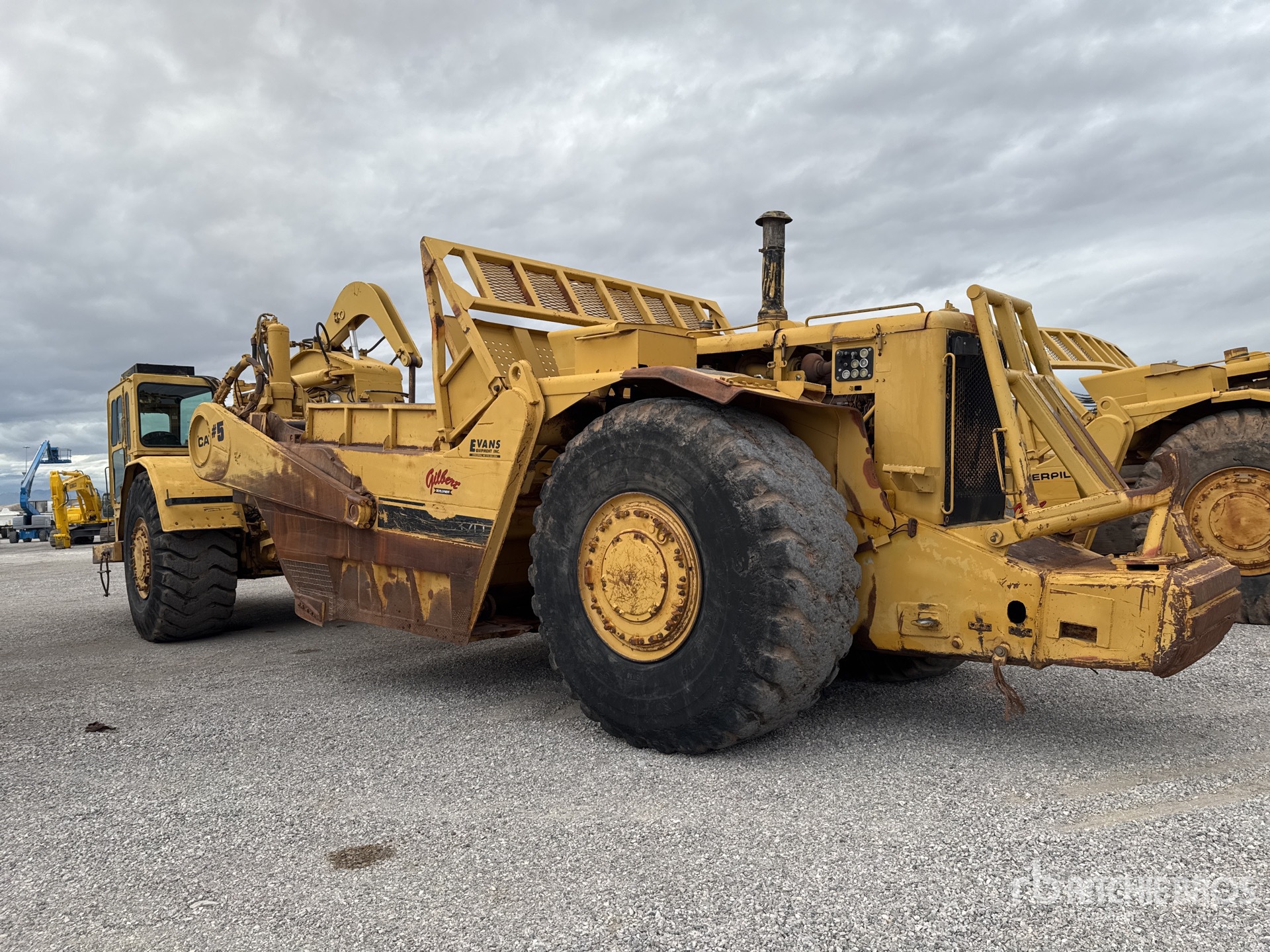 General Appearance with Bild, Ecke hinten links