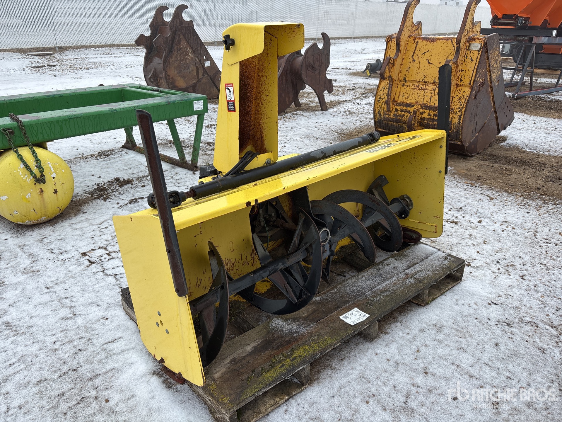 General Appearance with Bild, Ecke vorne rechts