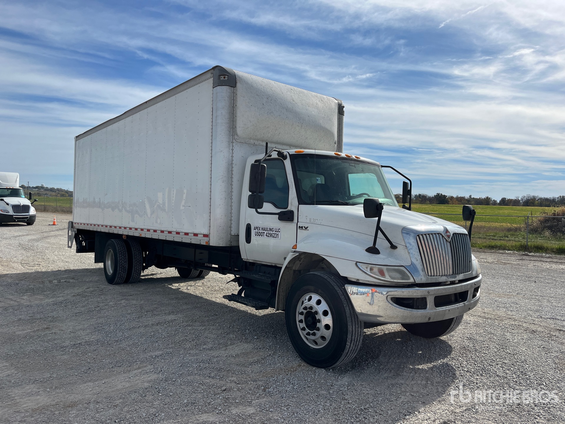 General Appearance with Bild, Ecke vorne rechts