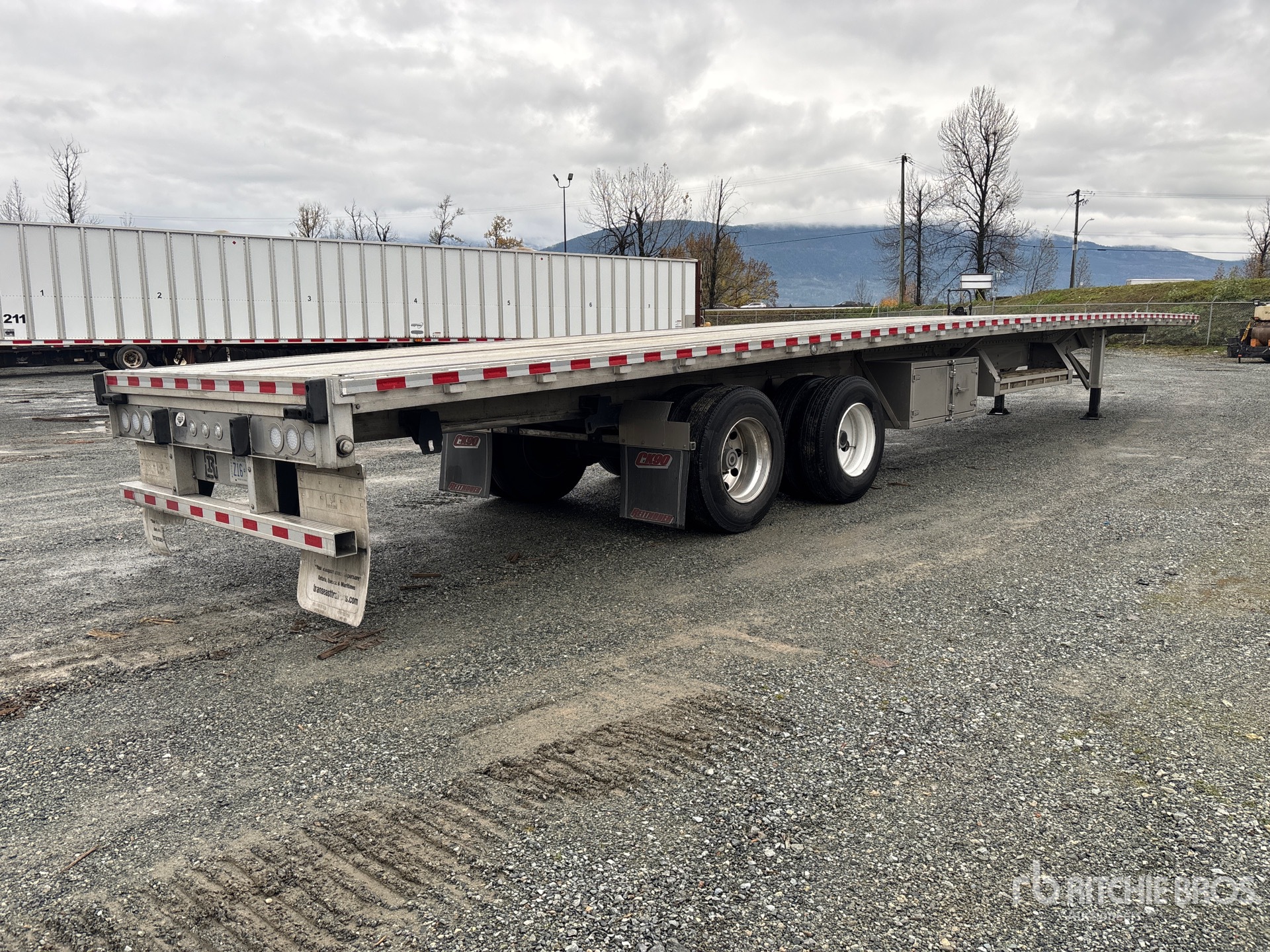 General Appearance with Bild, Ecke hinten rechts