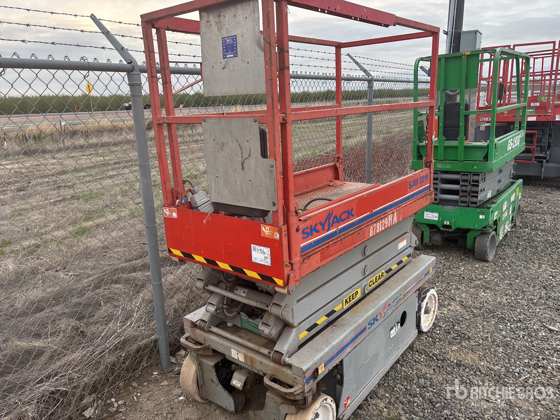 General Appearance with Featured Photo