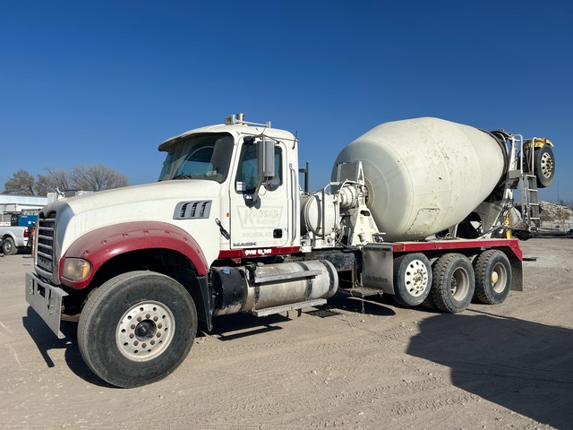 2010 Mack 10x4 Mixer Truck