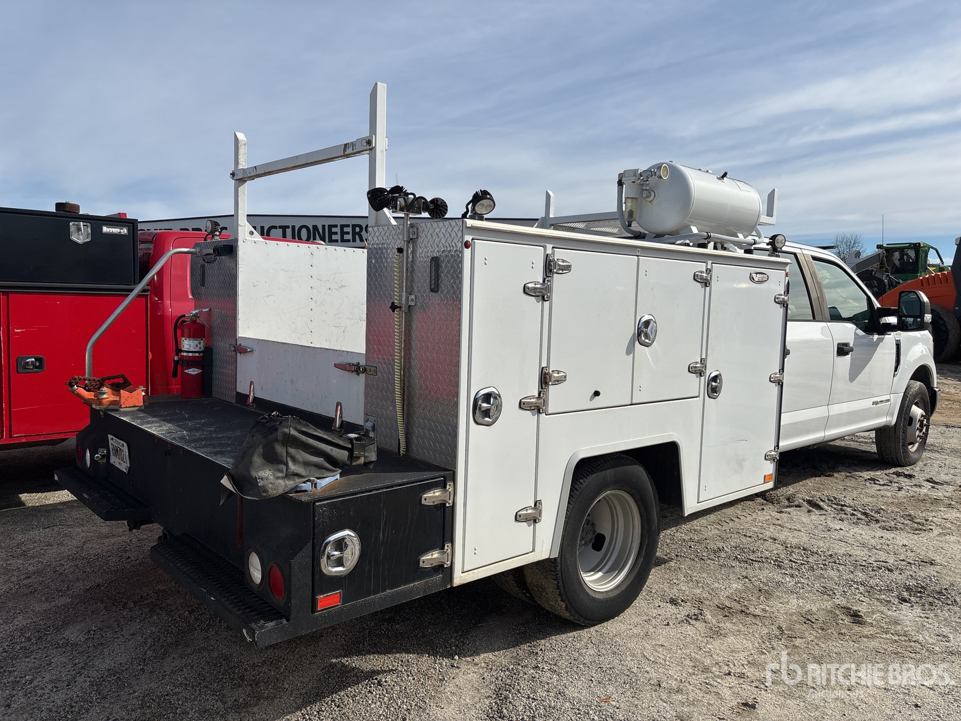 General Appearance with Foto, angolo anteriore sinistro