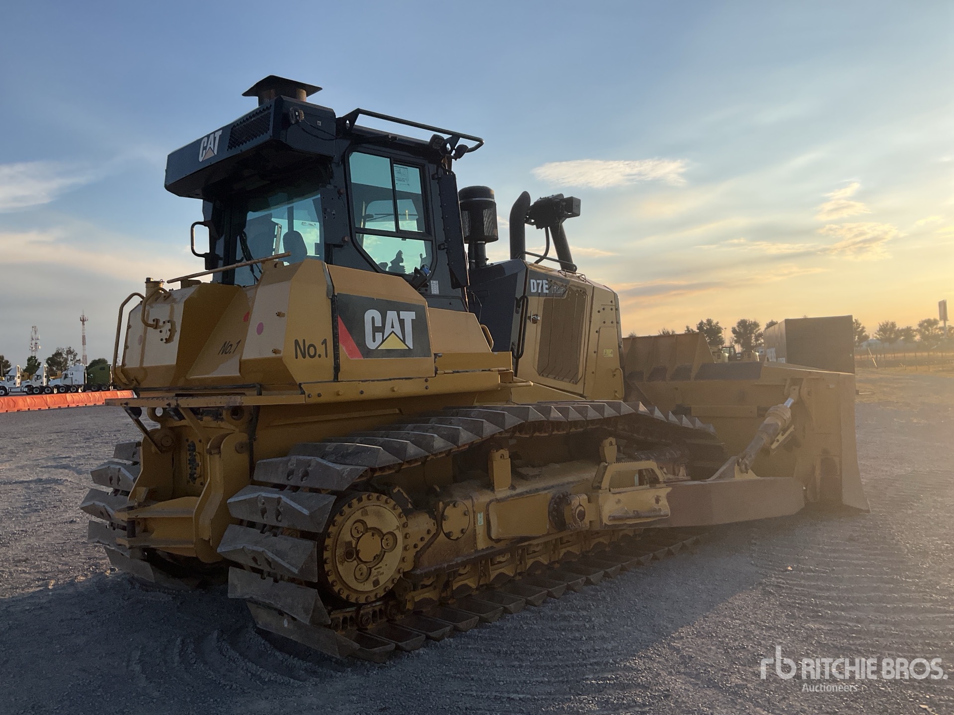 General Appearance with Imagen: esquina trasera derecha