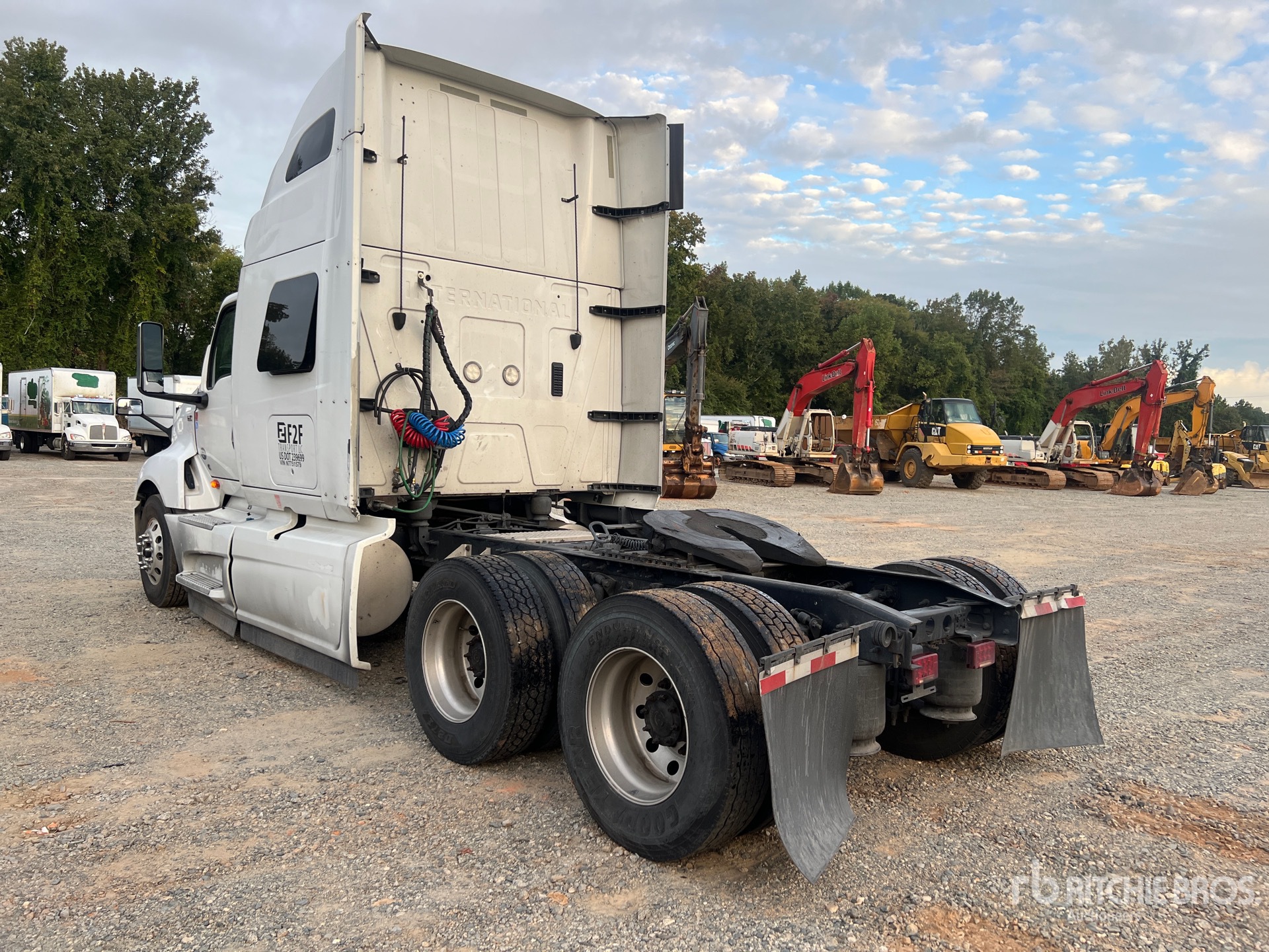 General Appearance with Bild, Ecke hinten links