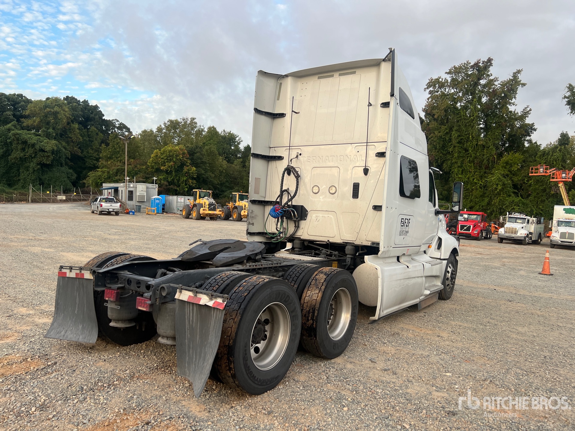 General Appearance with Bild, Ecke hinten rechts