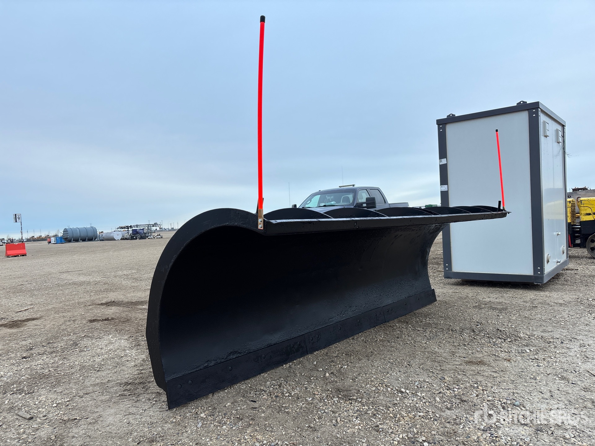 General Appearance with Bild, Ecke vorne rechts