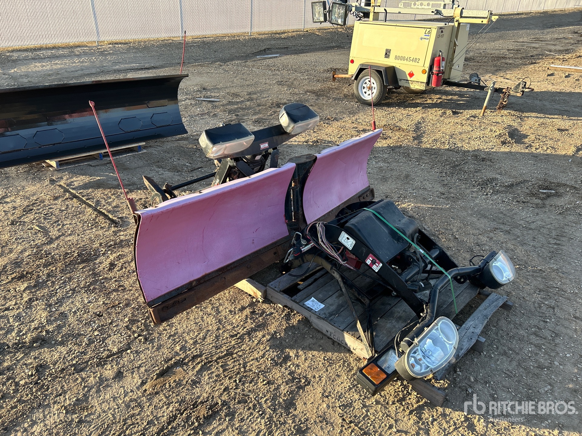 General Appearance with Bild, Ecke vorne rechts