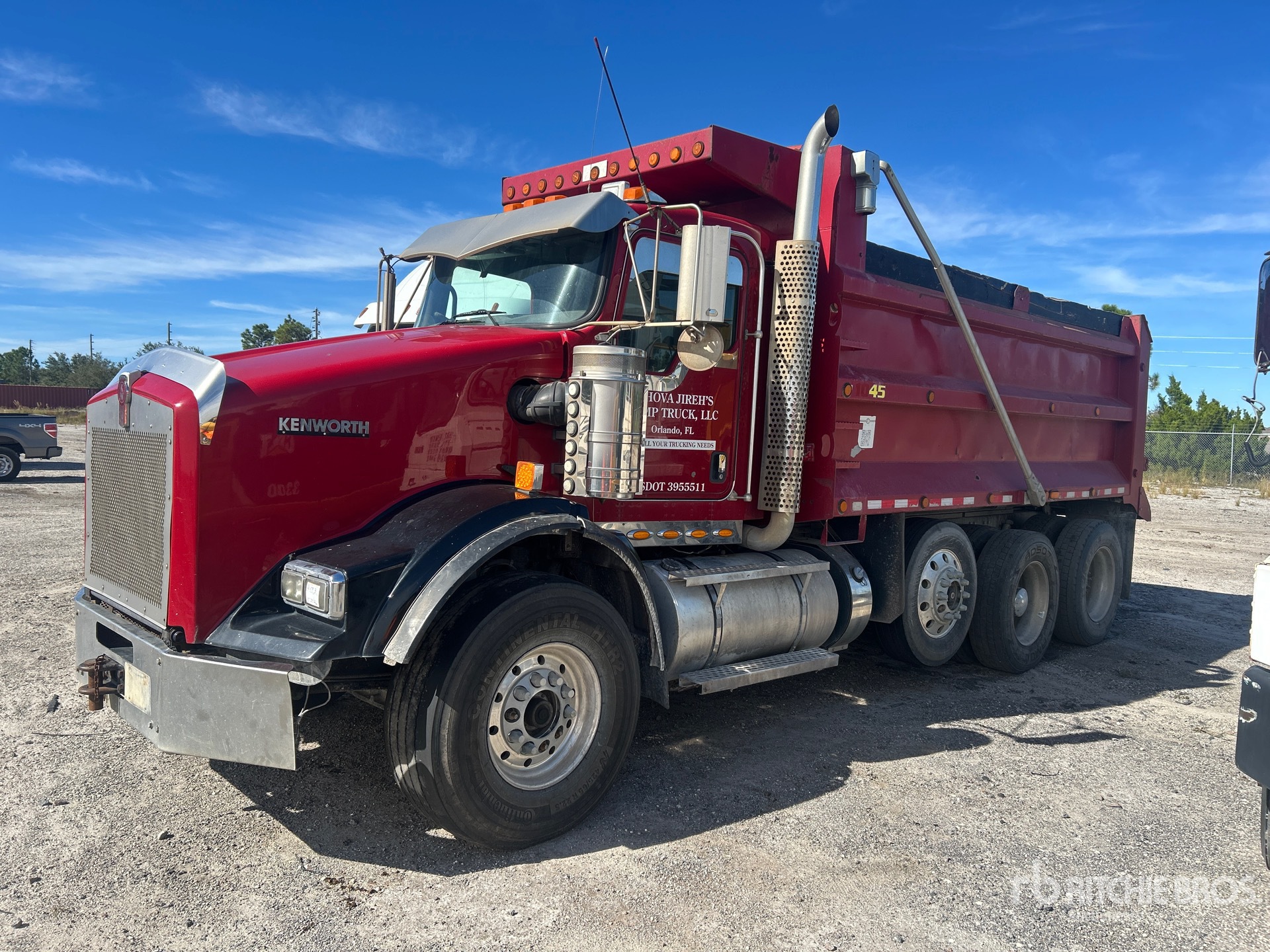 General Appearance with Foto, angolo anteriore sinistro