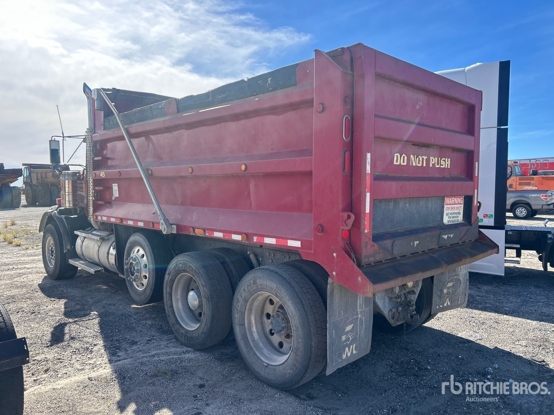 General Appearance with Foto, angolo posteriore sinistro