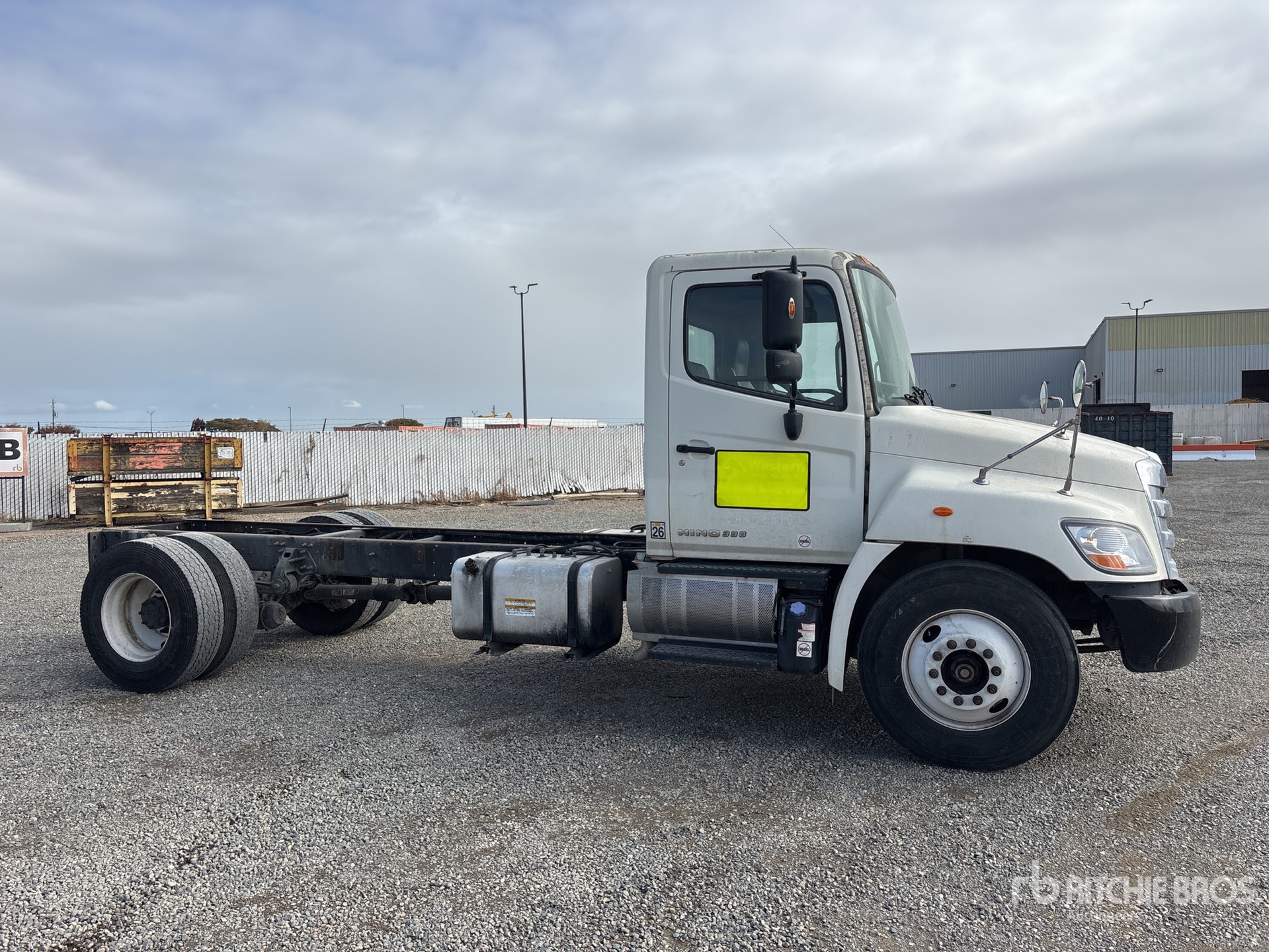 General Appearance with Bild, Ecke vorne rechts