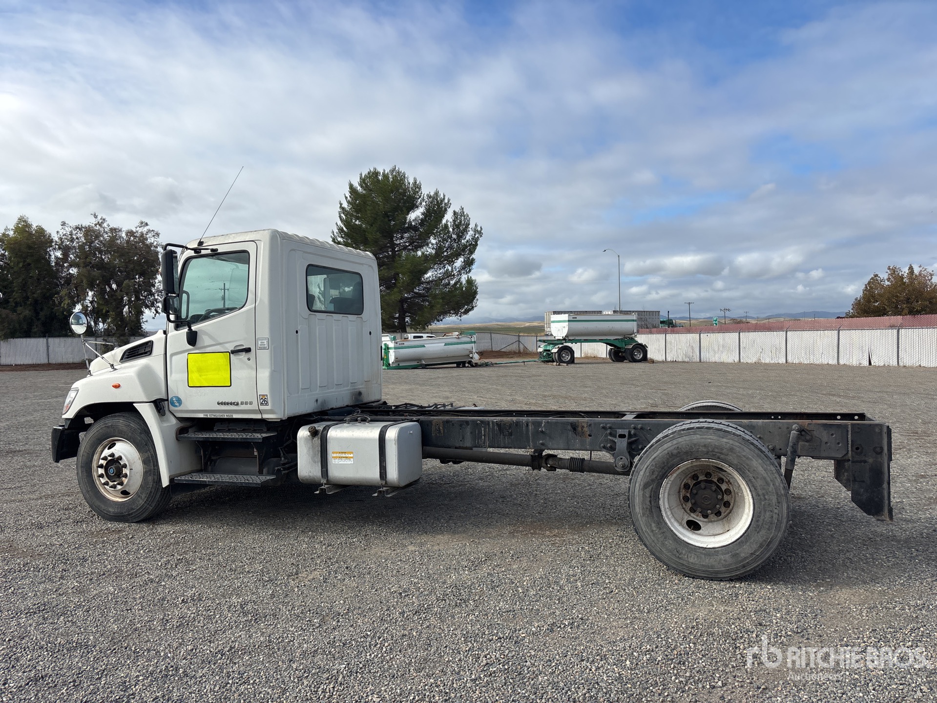 General Appearance with Bild, Ecke hinten links