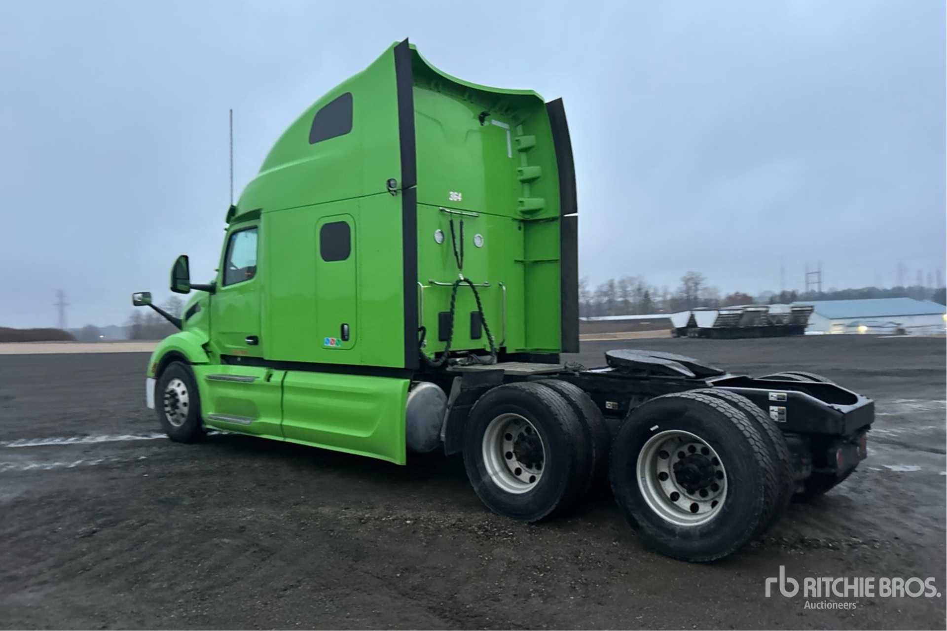 Aspect général with Image, coin arrière gauche