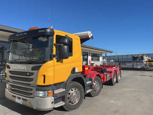 2014 Scania P440 Hook Truck 2014 Scania P440 Hook Truck