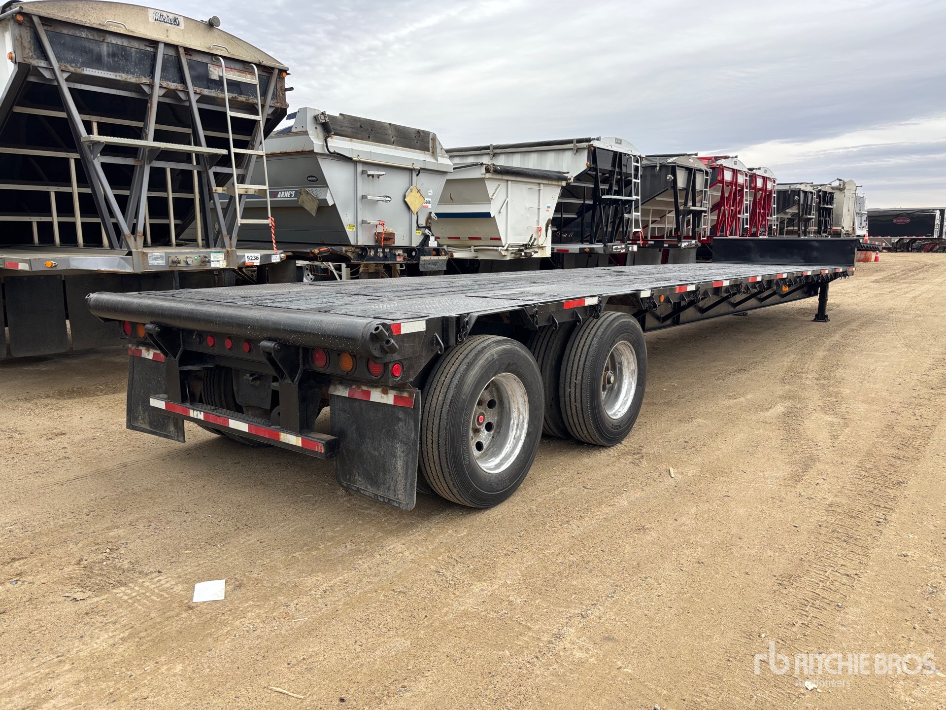 Aspect général with Image, coin arrière droit