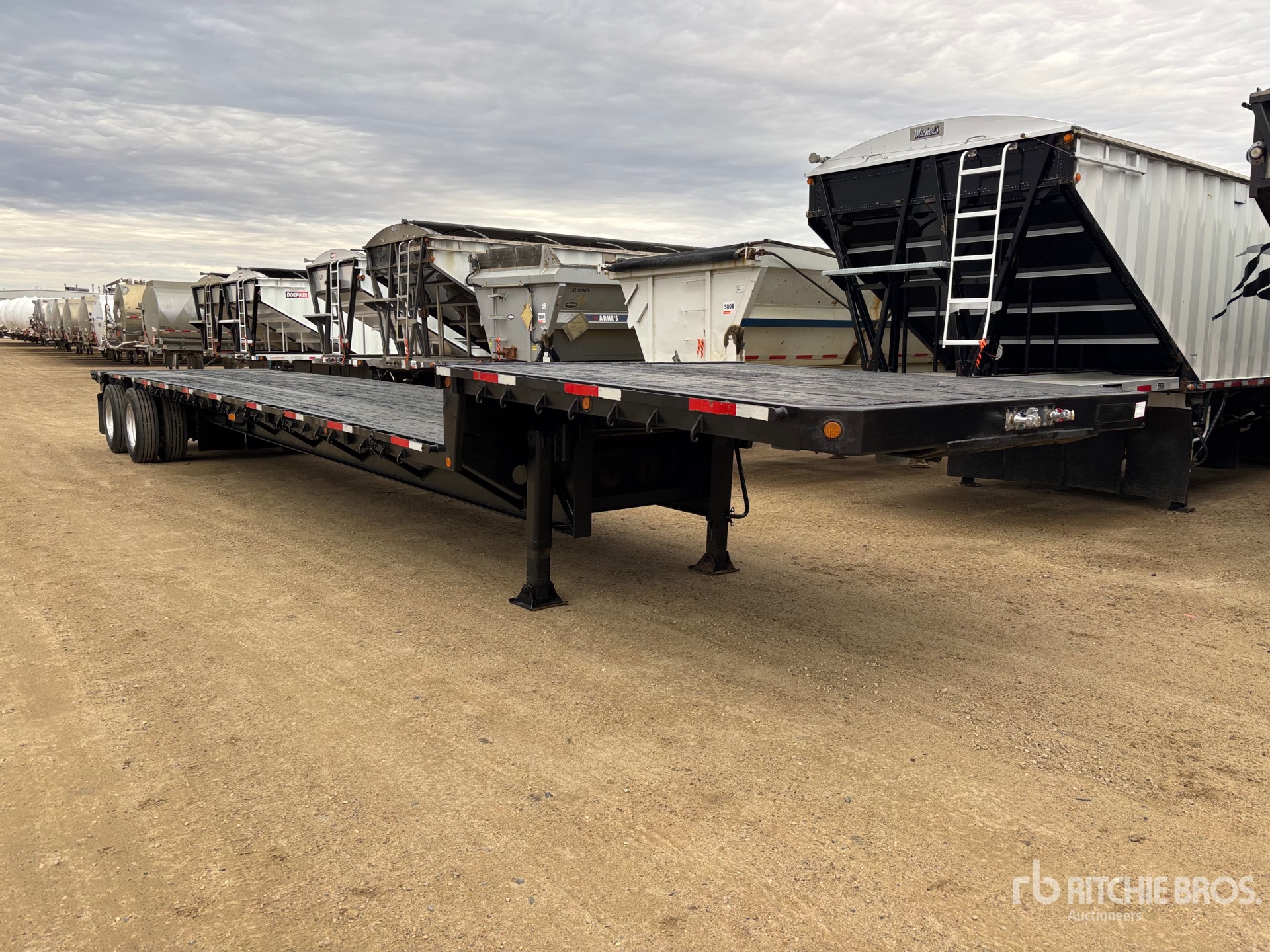 Aspect général with Image, coin avant droit