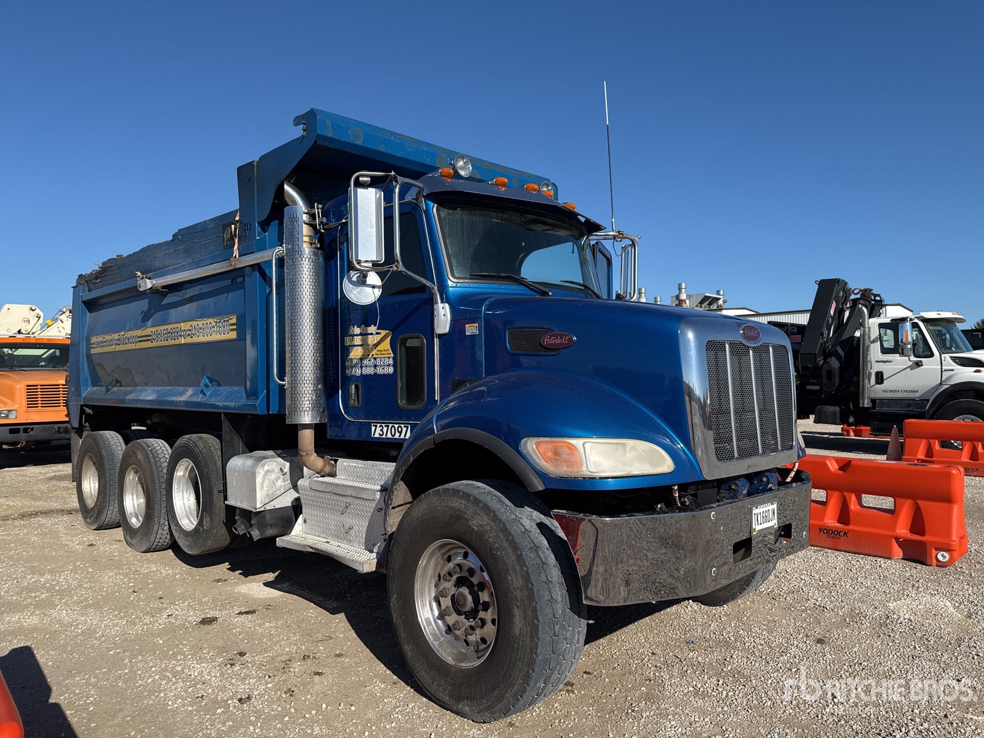 Aspect général with Image, coin avant droit