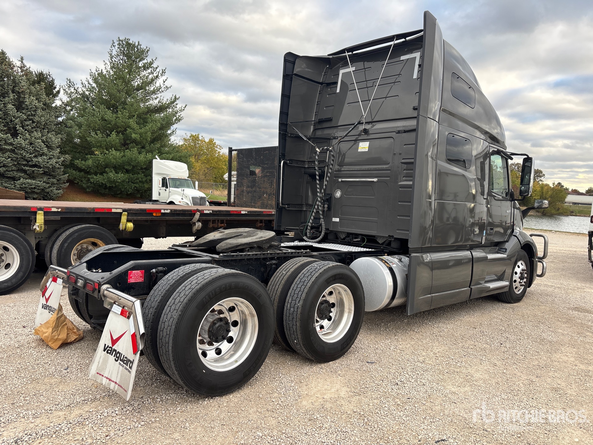 General Appearance with Image, coin arrière droit