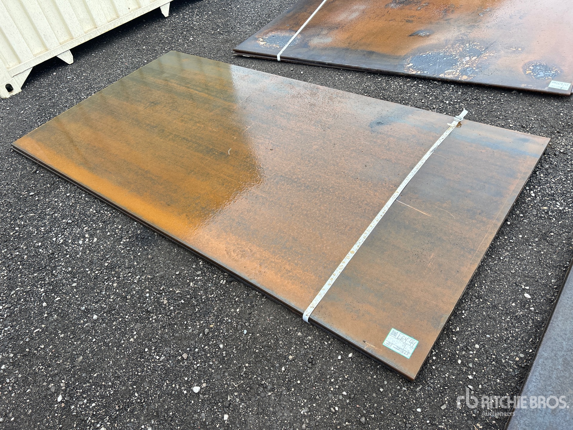 General Appearance with Bild, Ecke vorne links