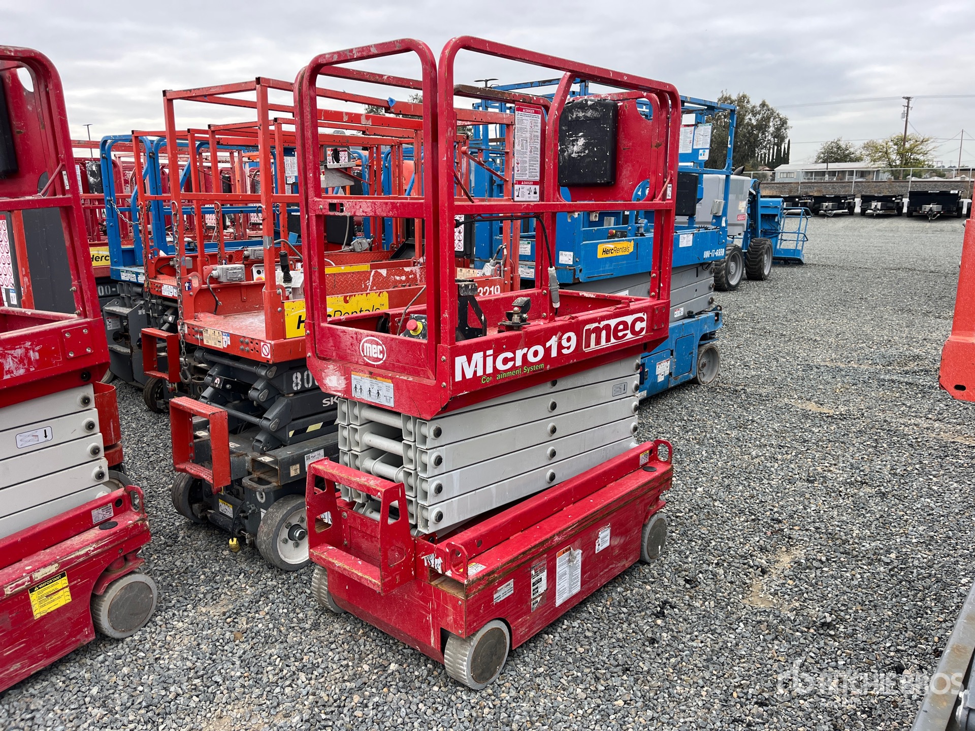 General Appearance with Foto, angolo posteriore sinistro