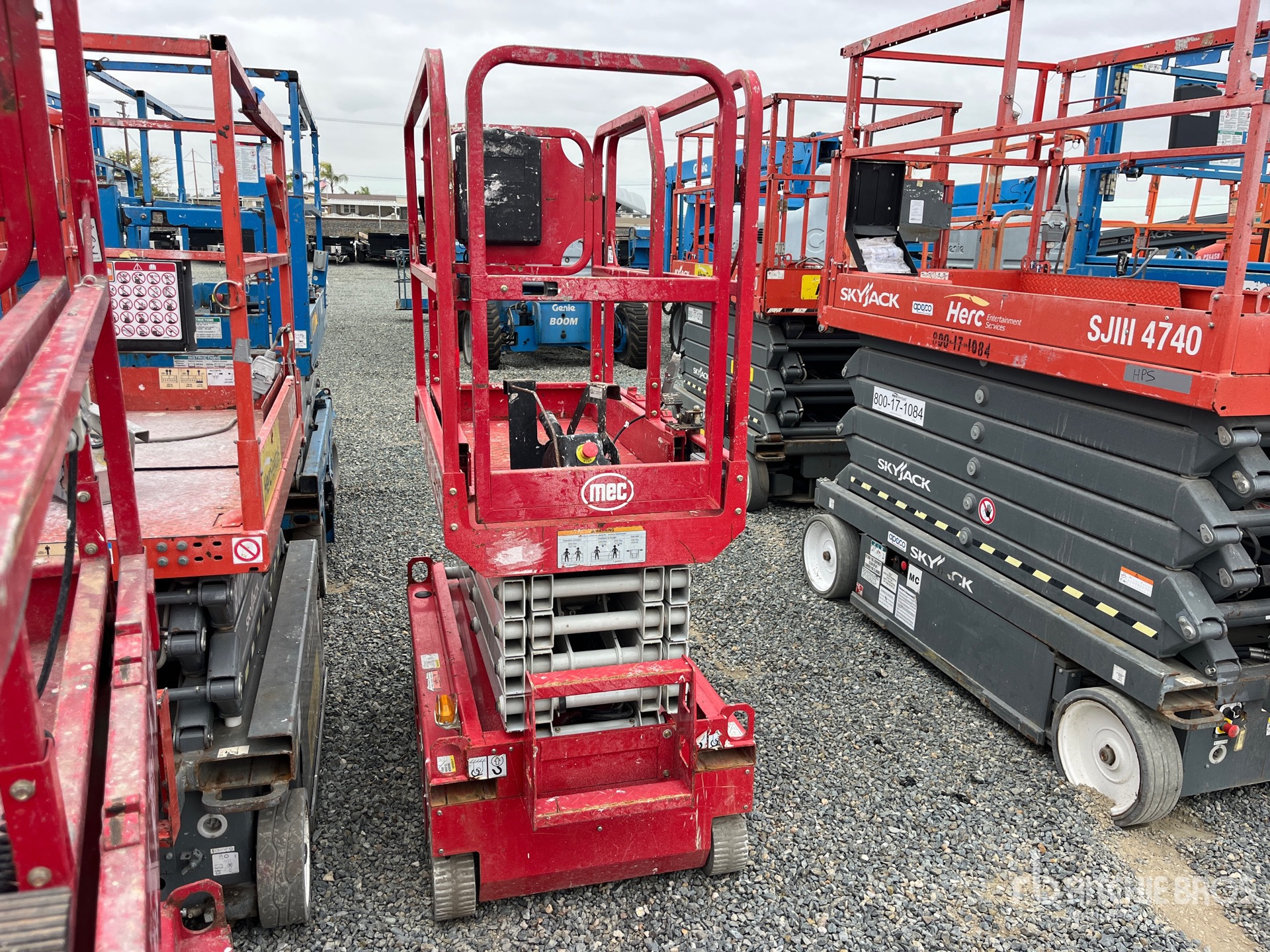 General Appearance with Foto, angolo anteriore sinistro