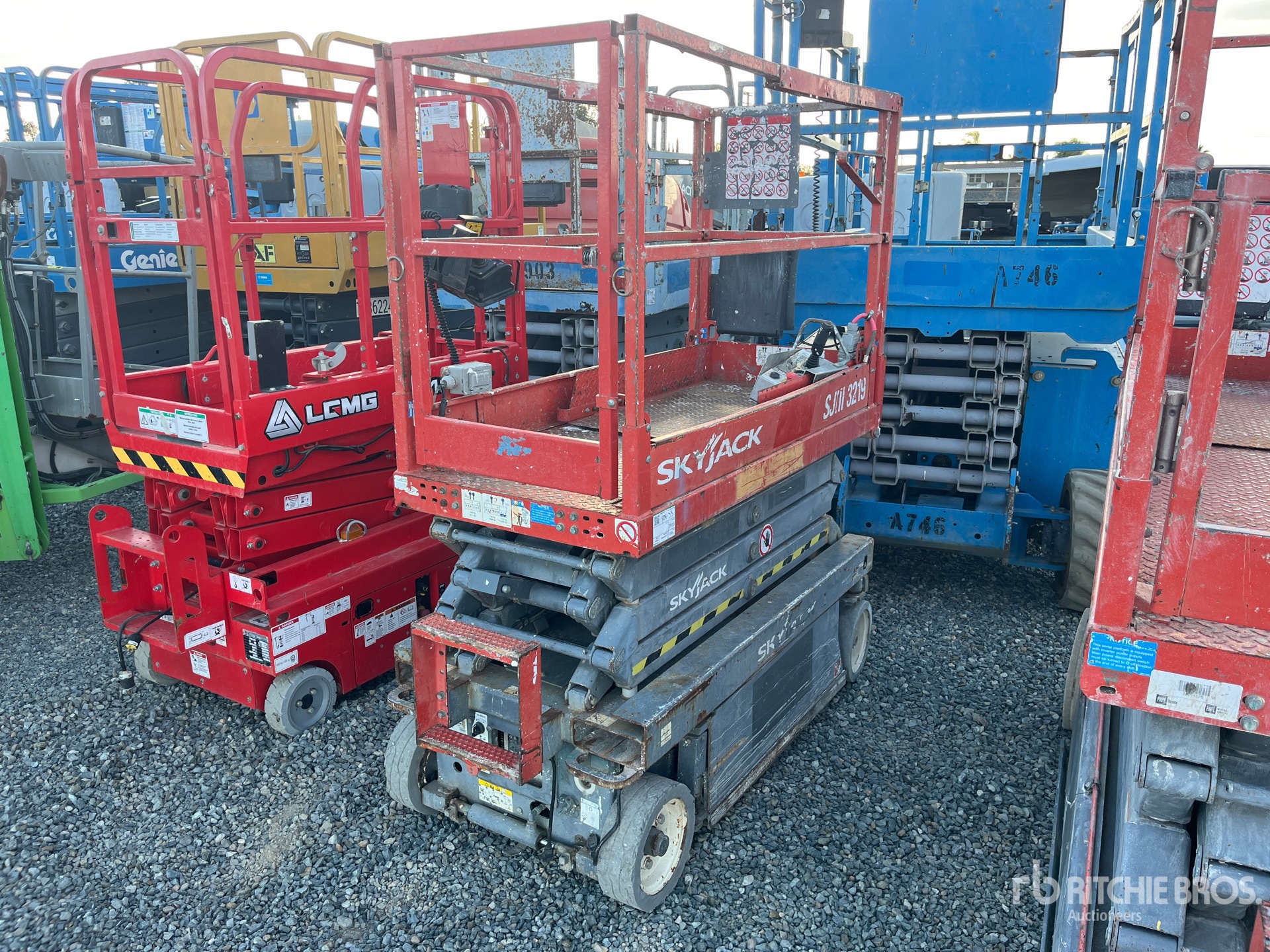 General Appearance with Picture, Left Front Corner