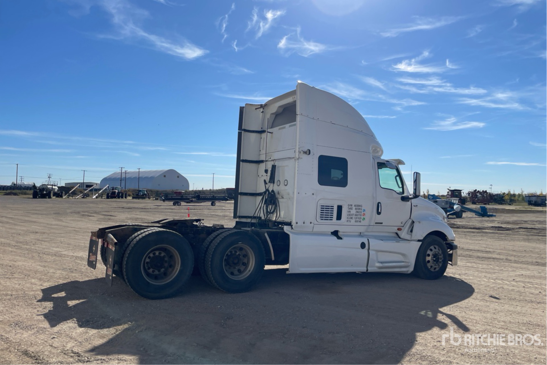 General Appearance with Foto, angolo anteriore sinistro