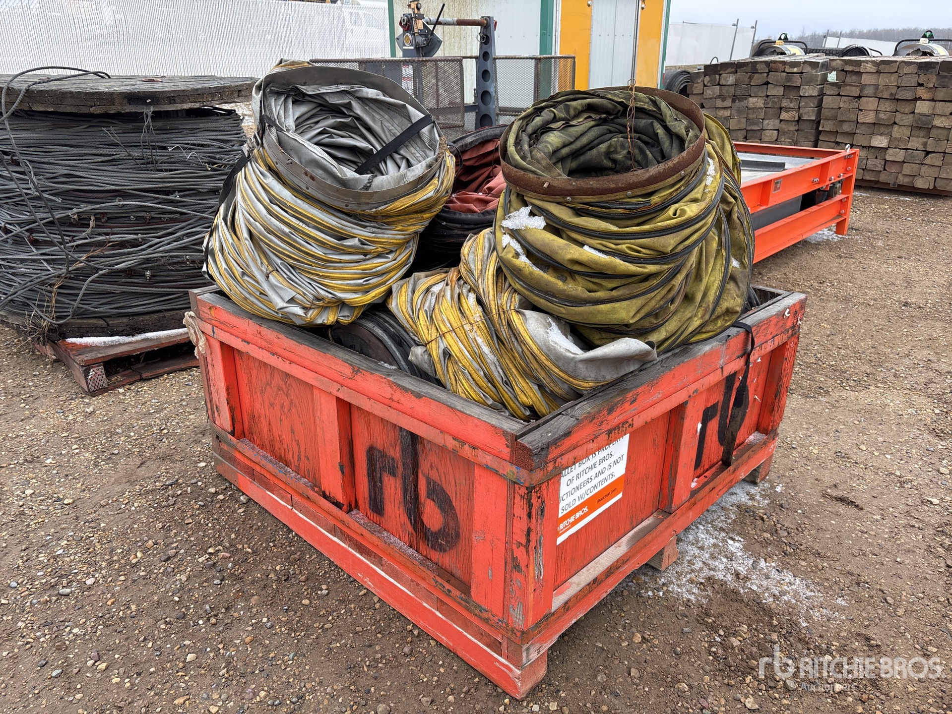 General Appearance with Bild, Ecke hinten links