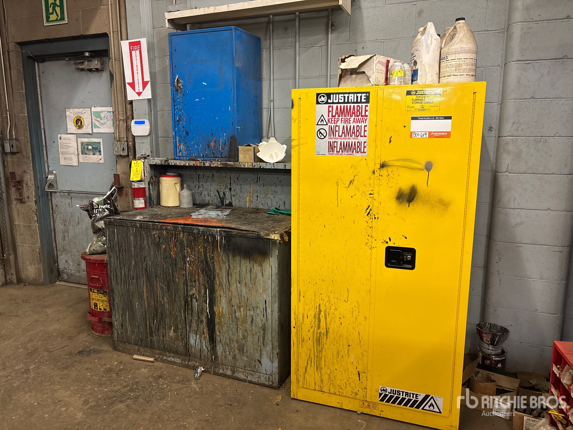 General Appearance with Foto, angolo anteriore sinistro