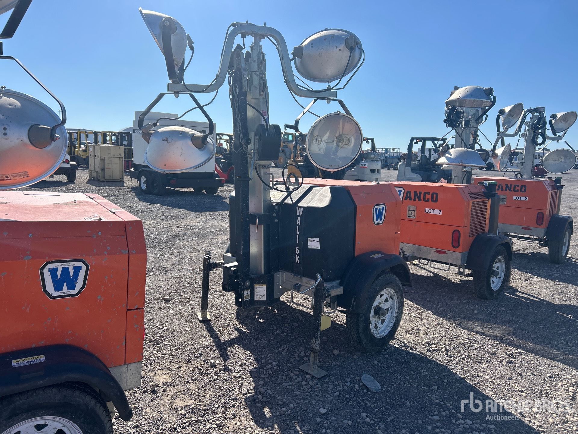 General Appearance with Bild, Ecke vorne links