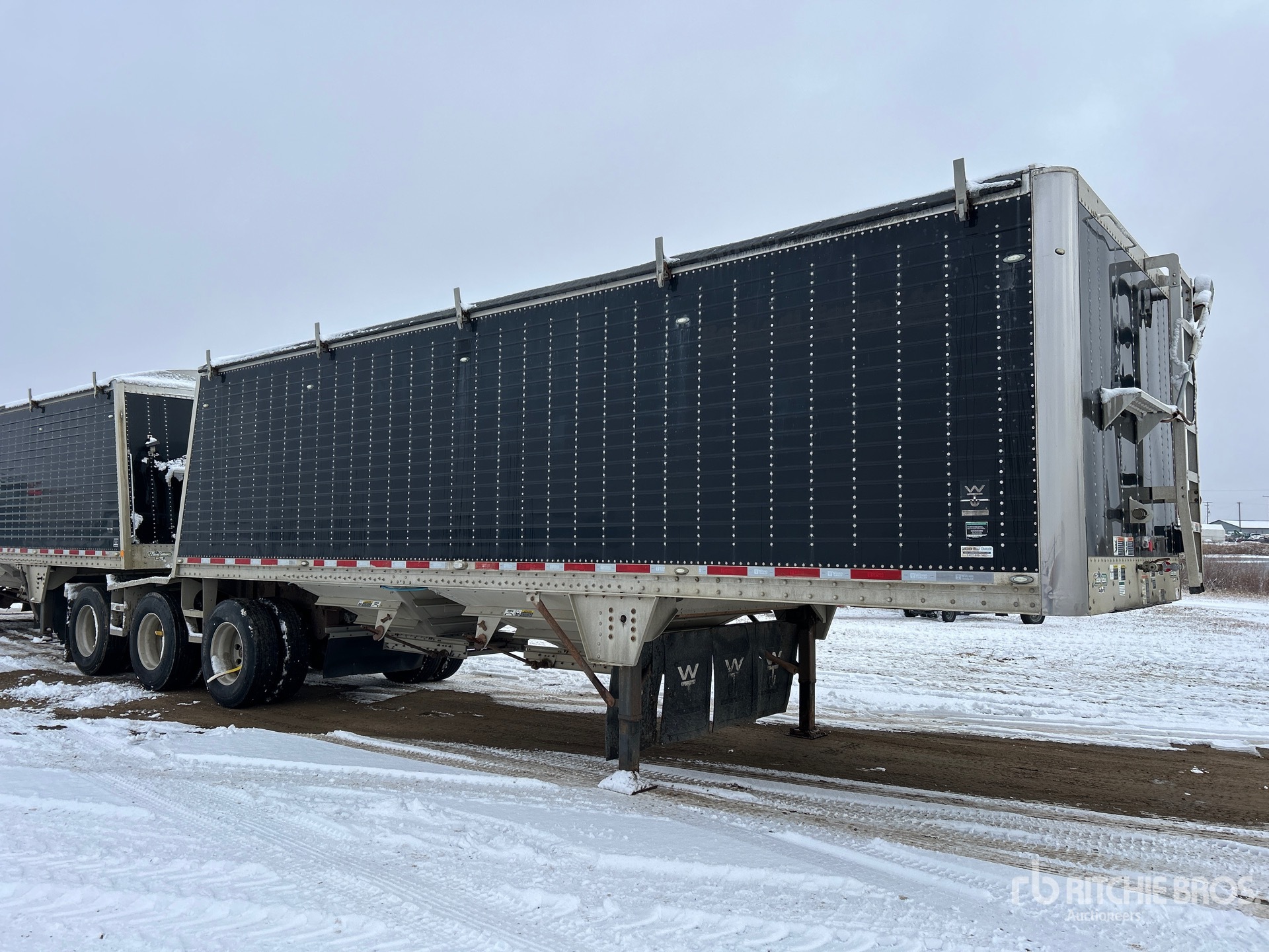 General Appearance with Bild, Ecke vorne rechts