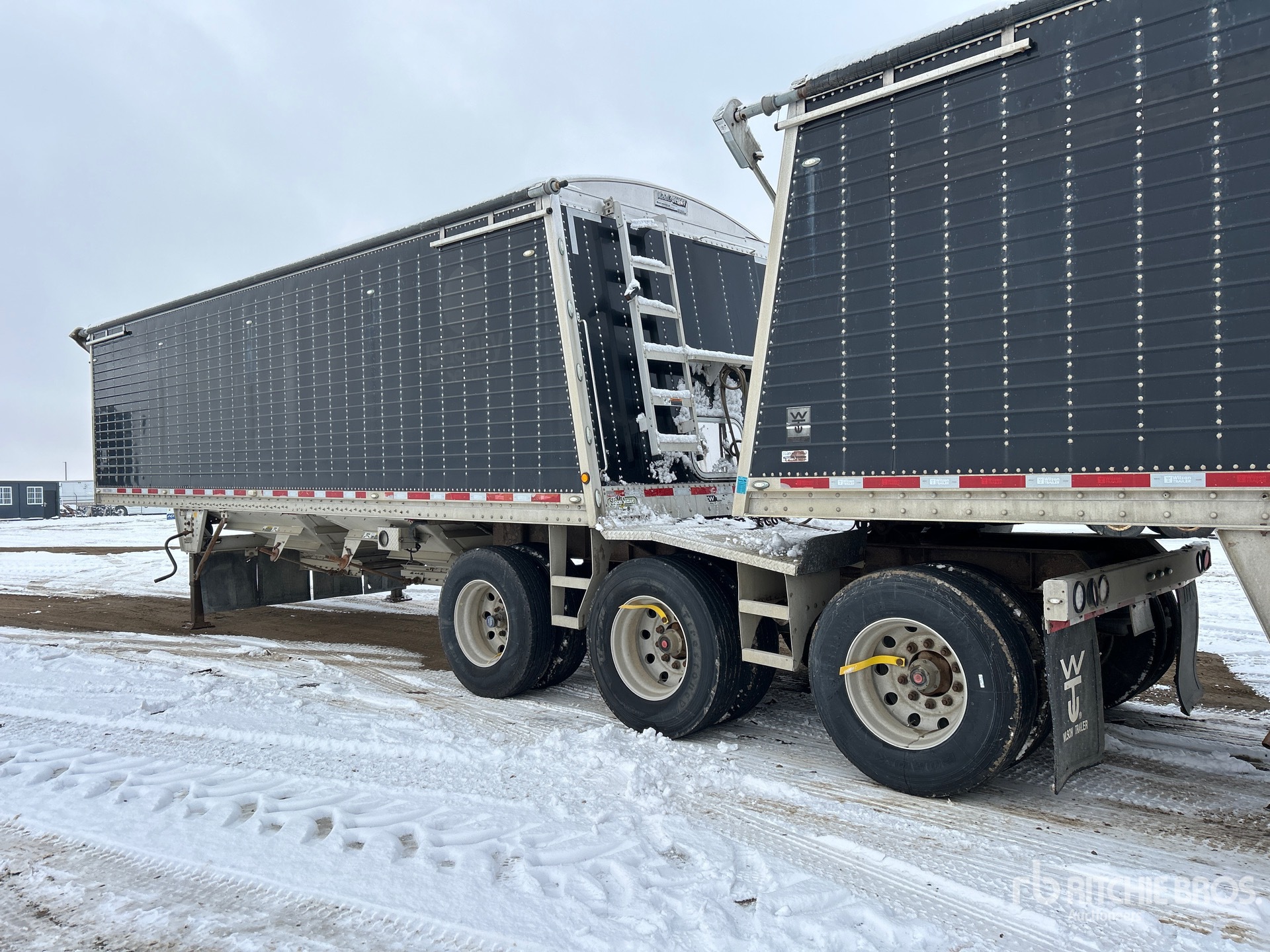 General Appearance with Bild, Ecke hinten links