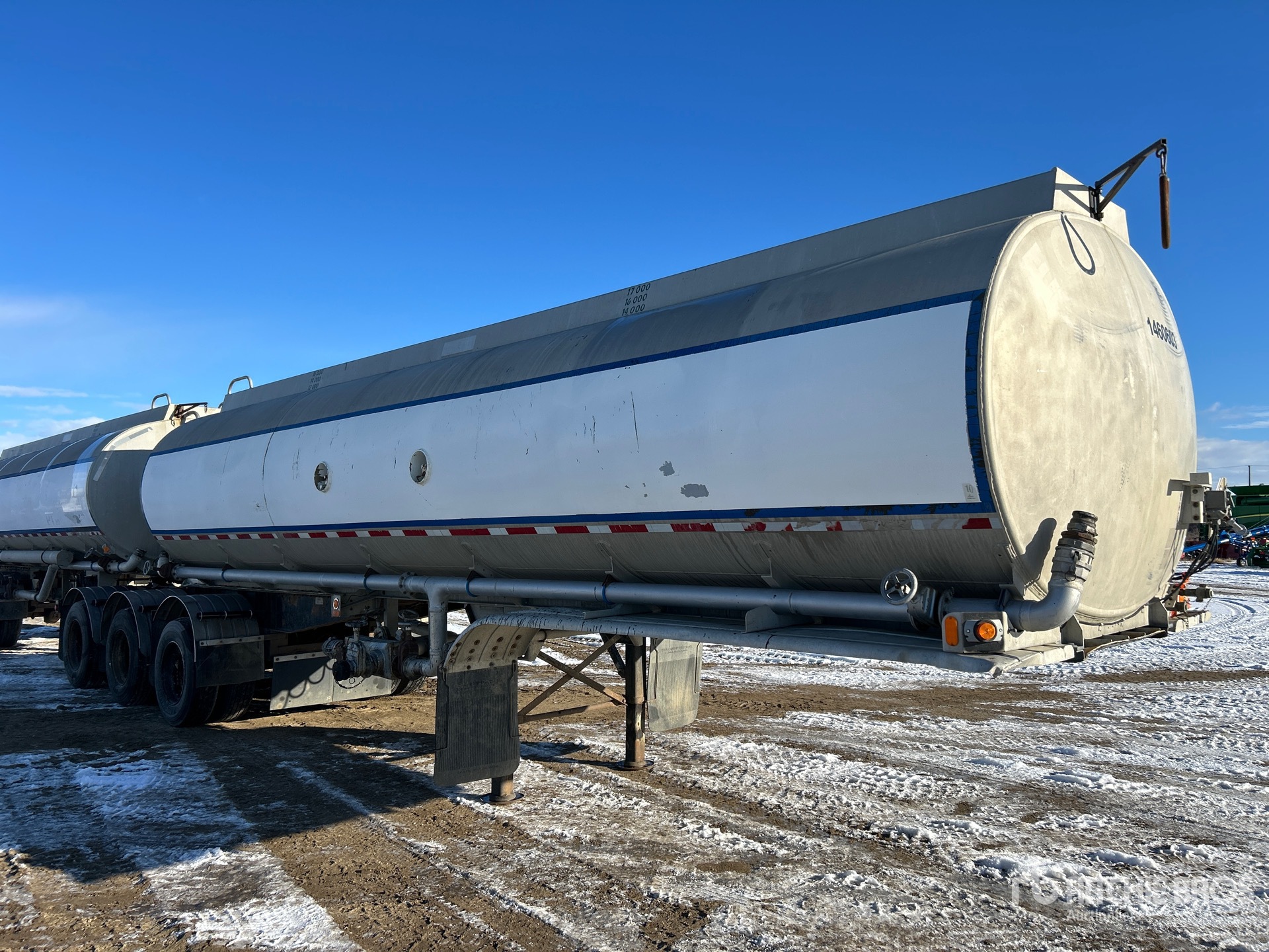 General Appearance with Image, coin avant droit