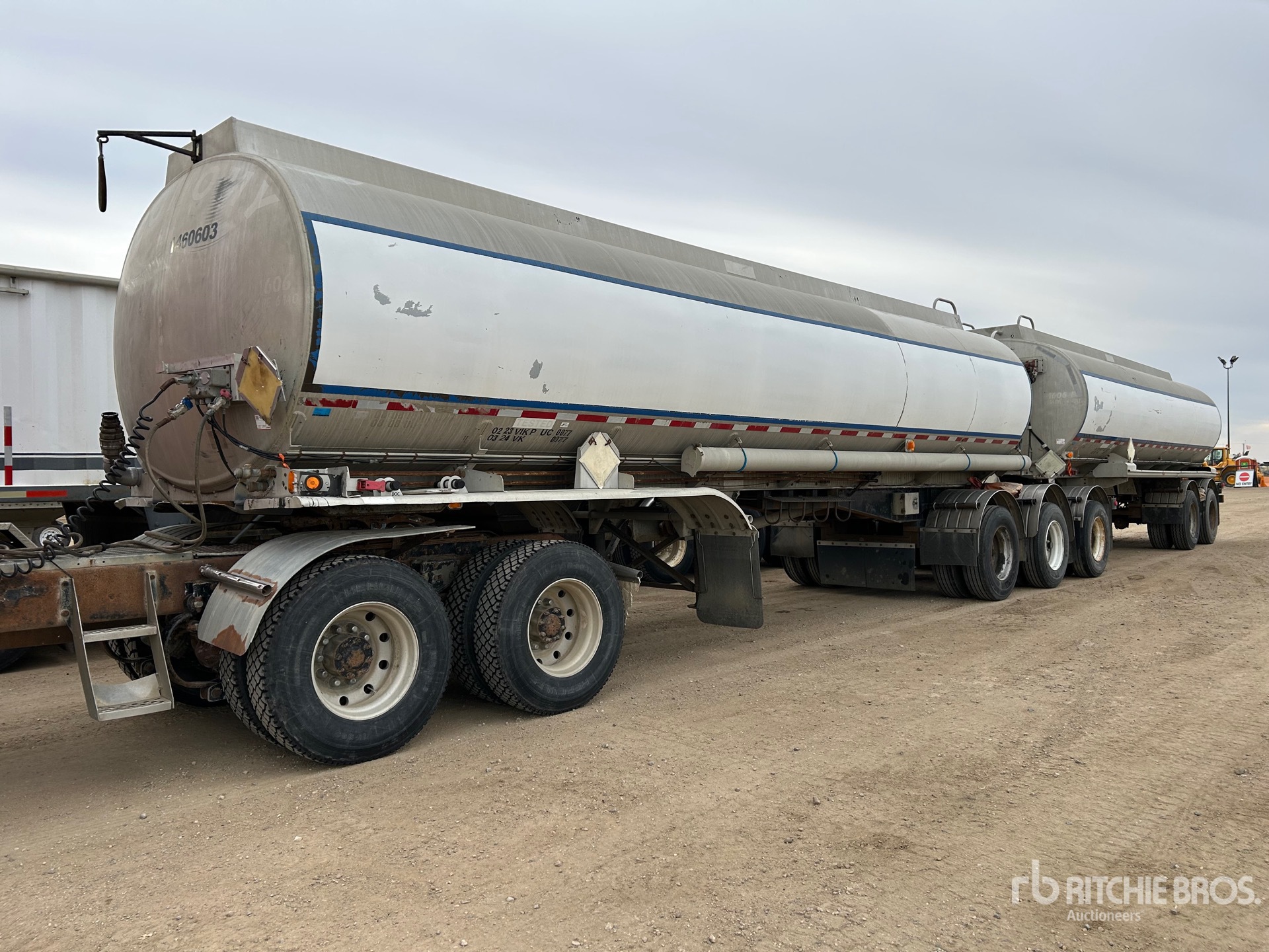 Aspect général with Image, coin avant gauche