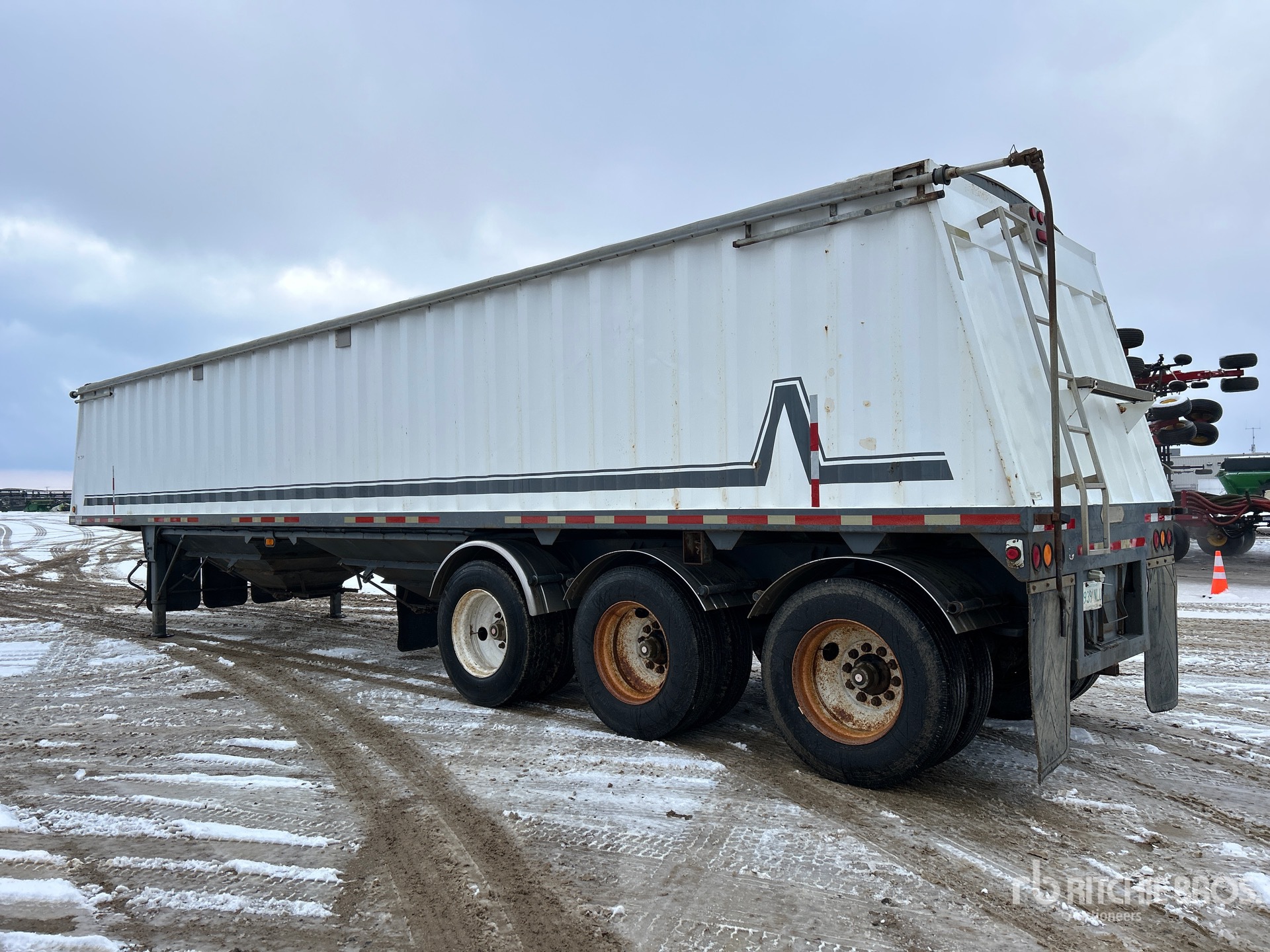 General Appearance with Bild, Ecke hinten links