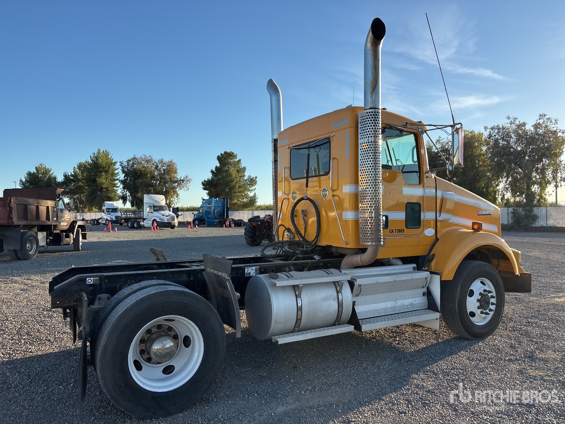 General Appearance with Imagen: esquina trasera derecha