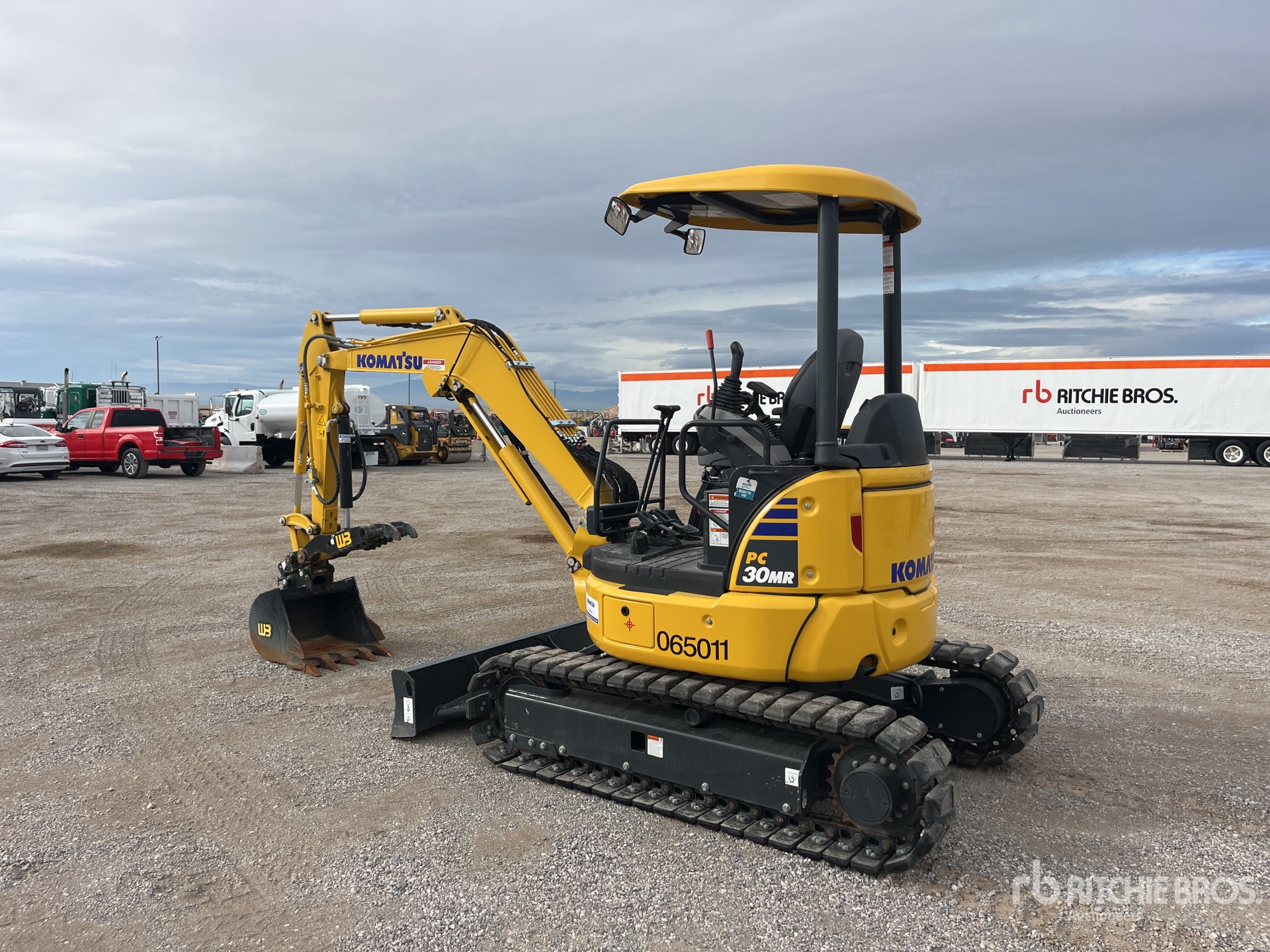 General Appearance with Picture, Left Rear Corner