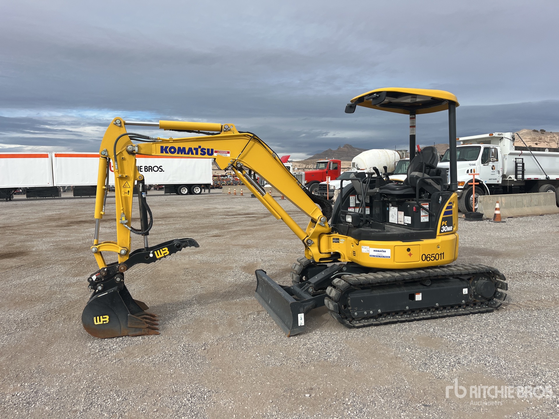 General Appearance with Picture, Left Front Corner