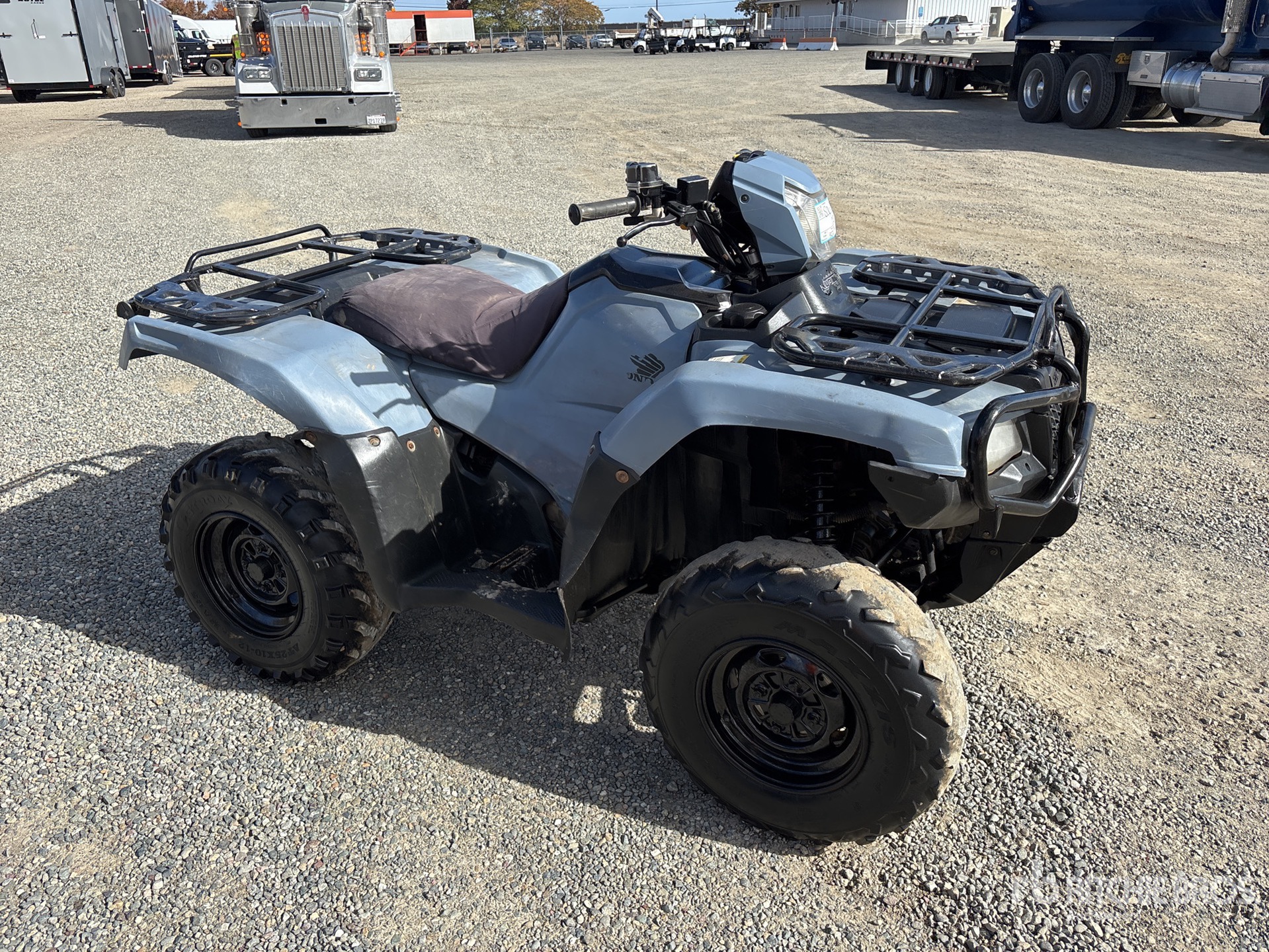 General Appearance with Bild, Ecke vorne rechts