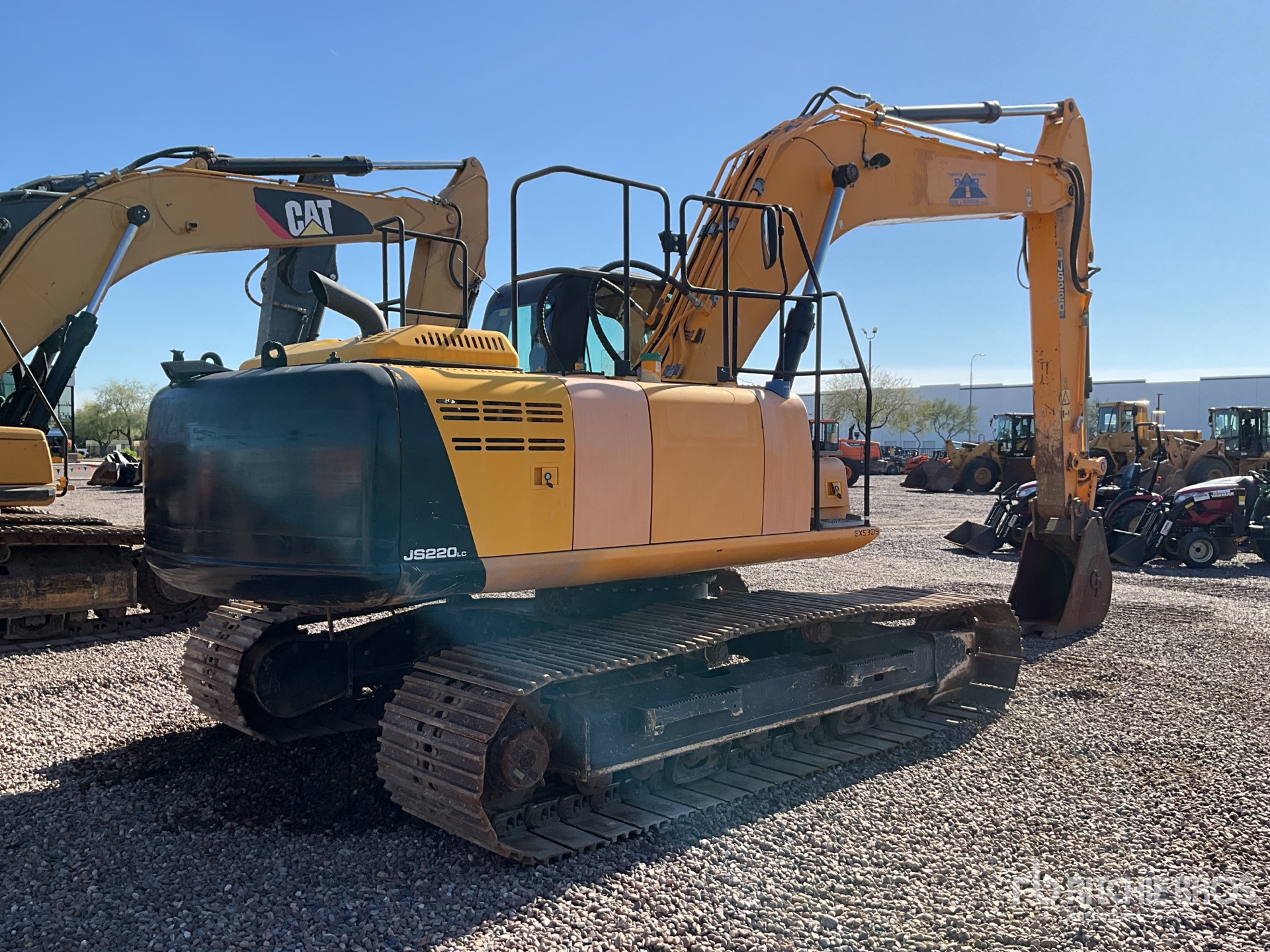 Aspect général with Image, coin arrière droit