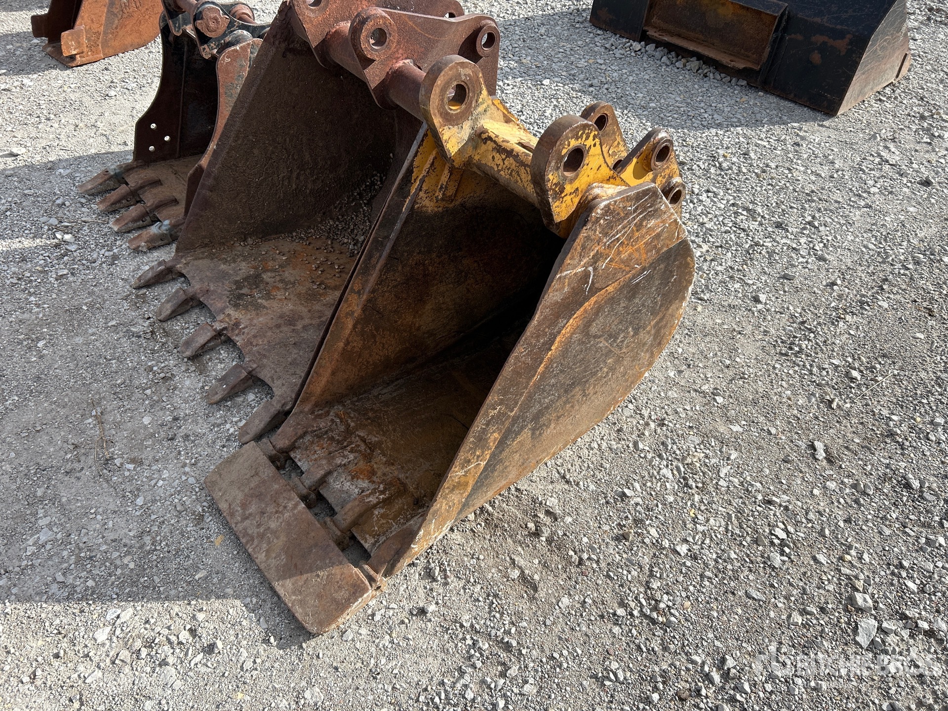 General Appearance with Bild, Ecke vorne links