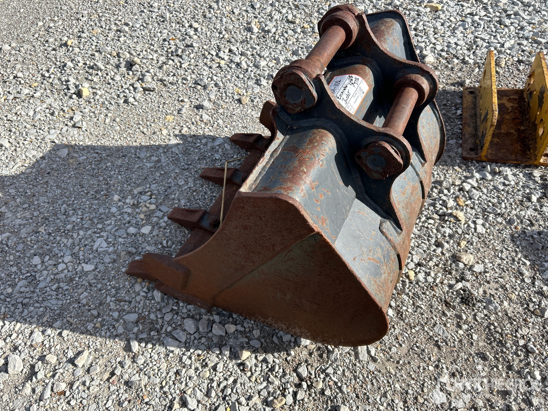 General Appearance with Bild, Ecke hinten links