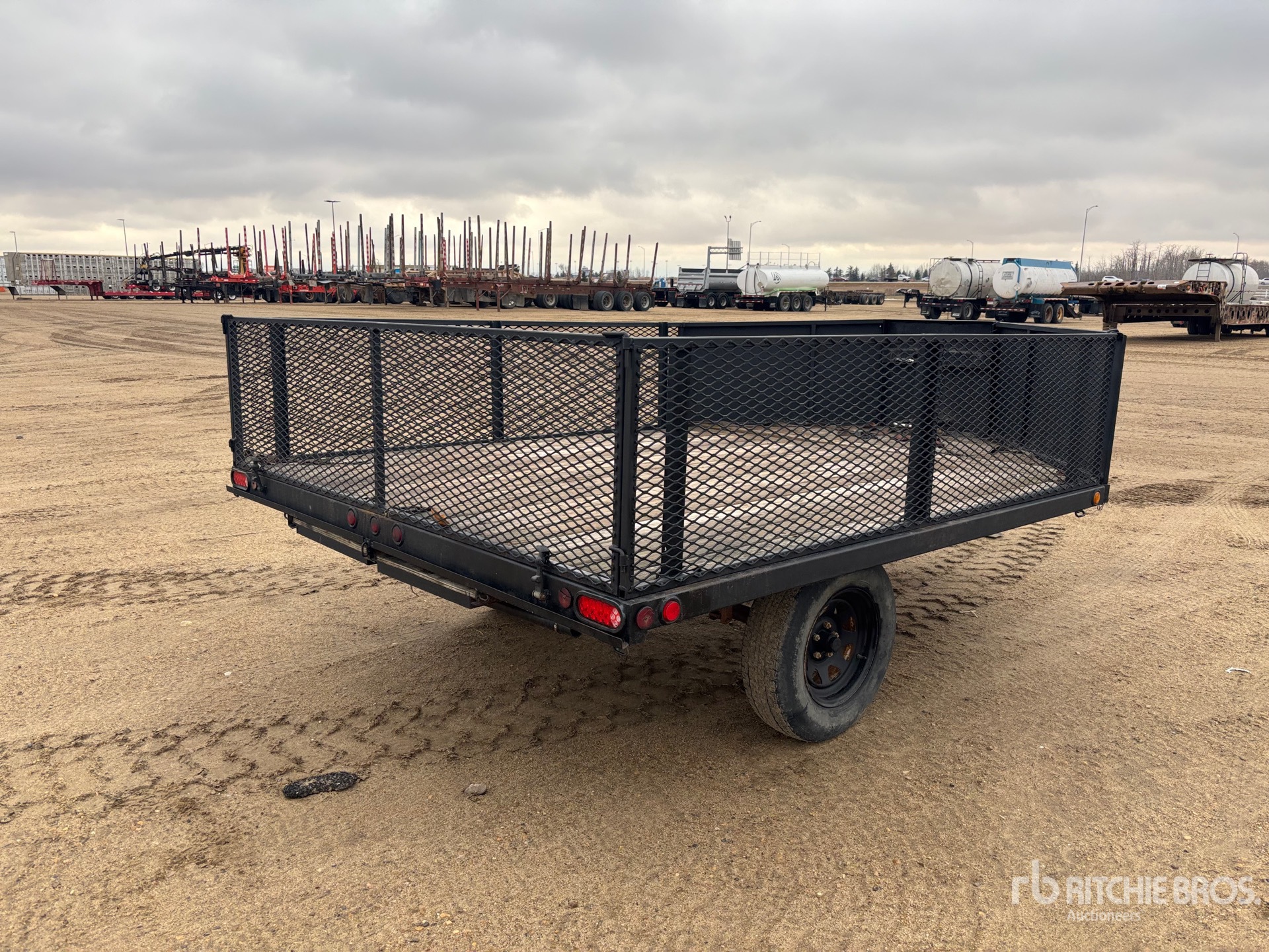 General Appearance with Foto, angolo anteriore sinistro