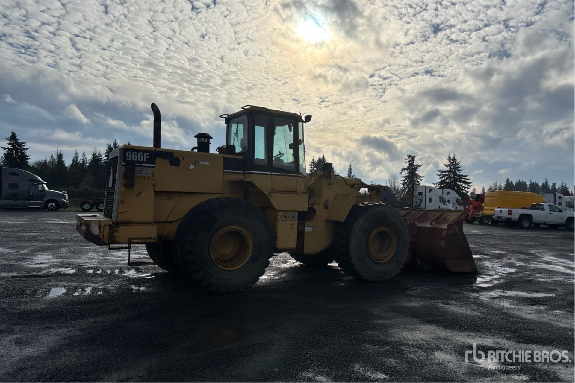 General Appearance with Picture, Right Rear Corner