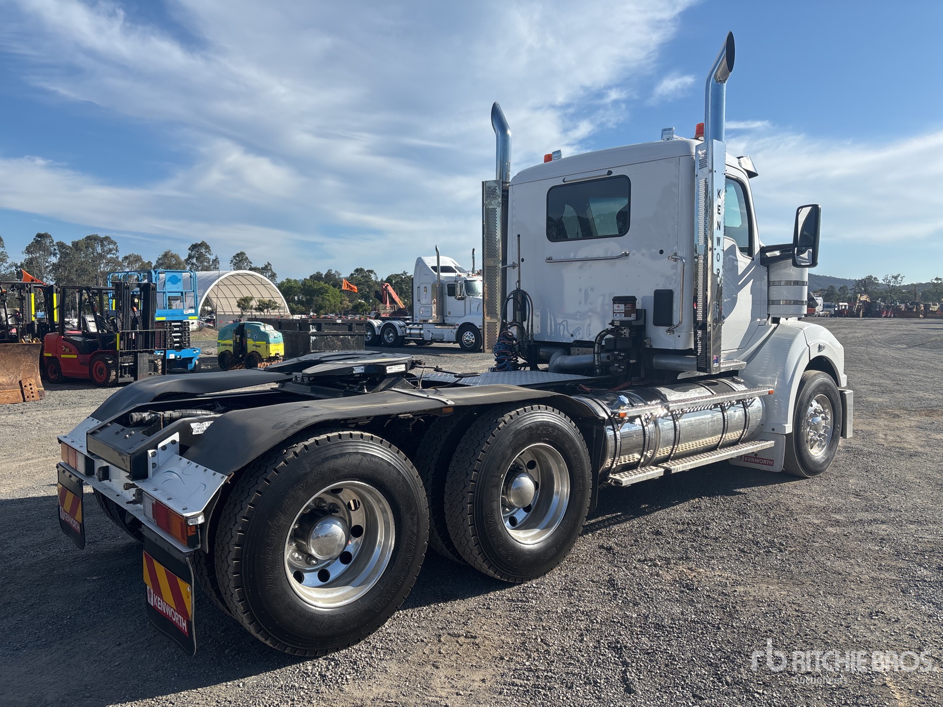 Aspect général with Image, coin arrière gauche