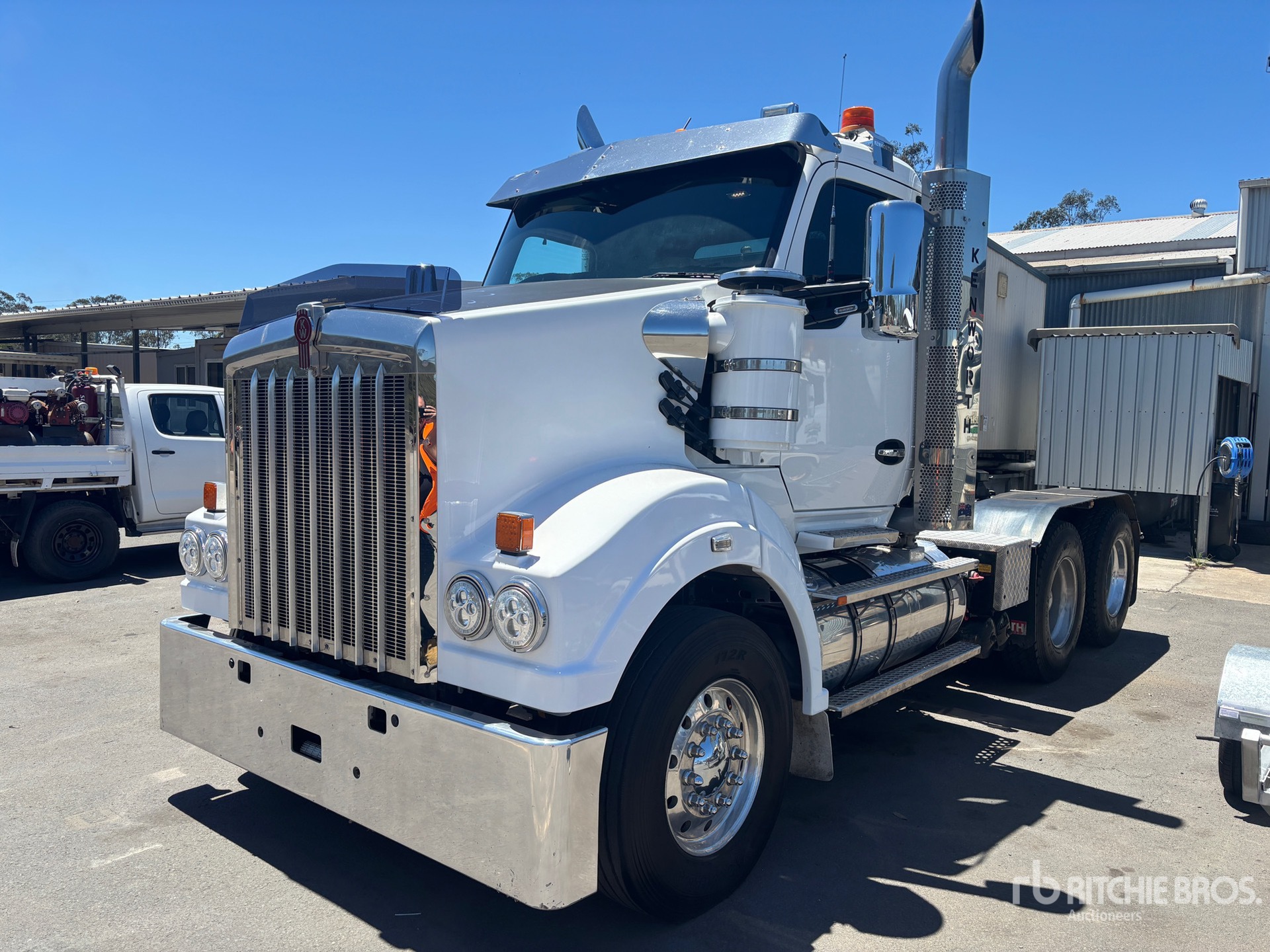 General Appearance with Foto, angolo anteriore destro