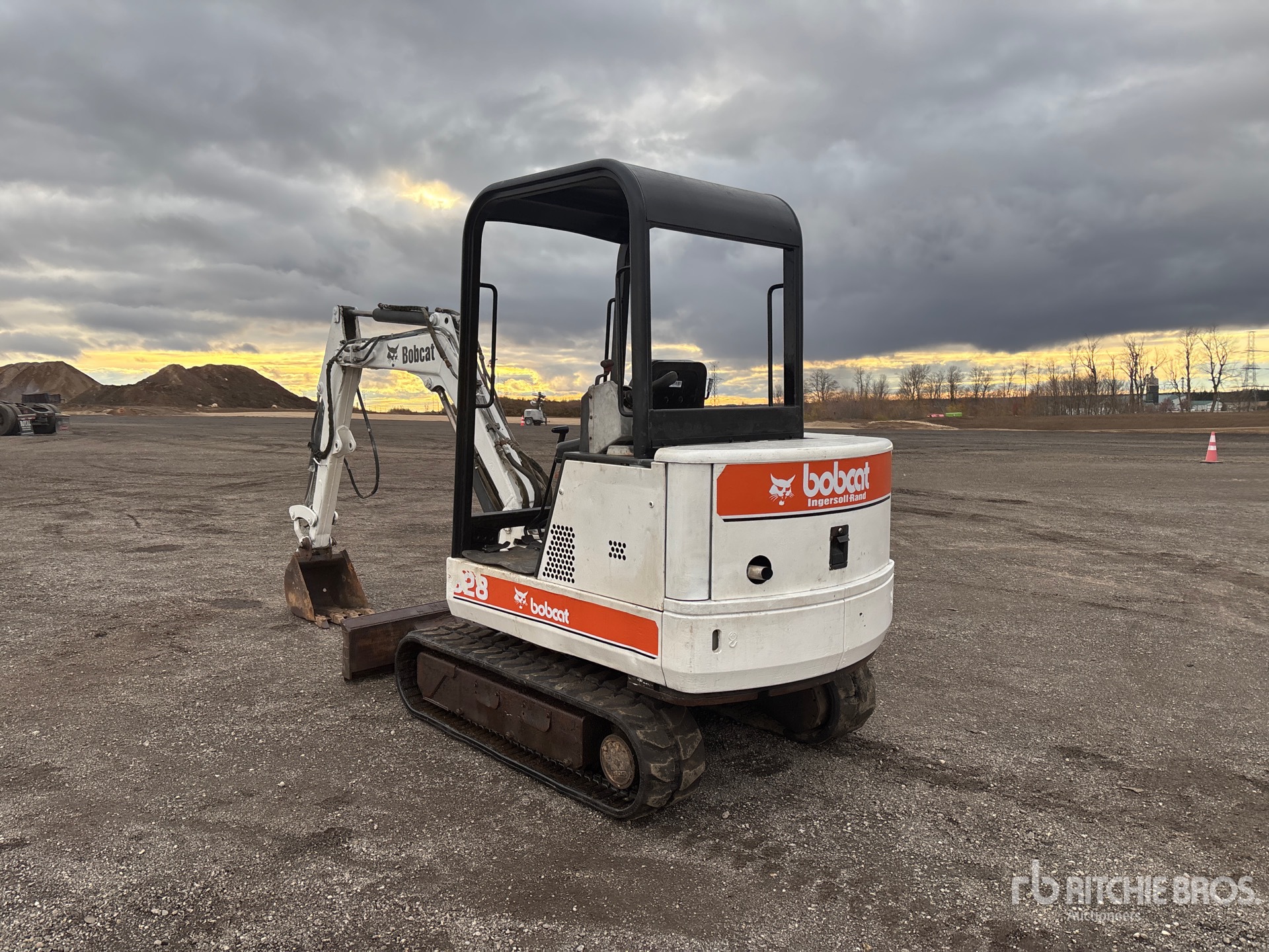 Aspect général with Image, coin arrière gauche