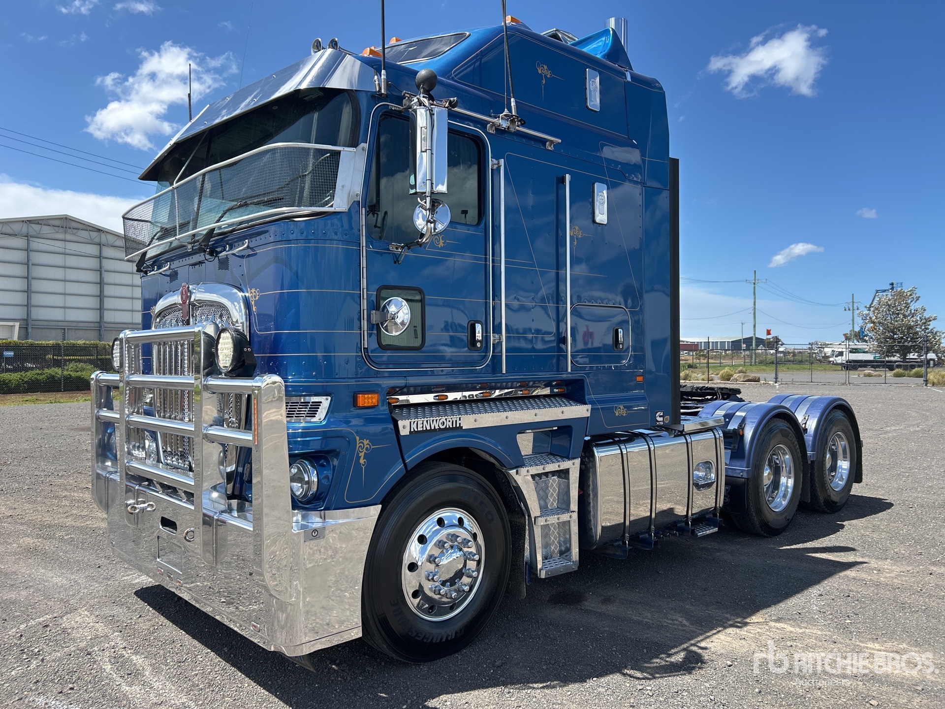 General Appearance with Picture, Right Front Corner